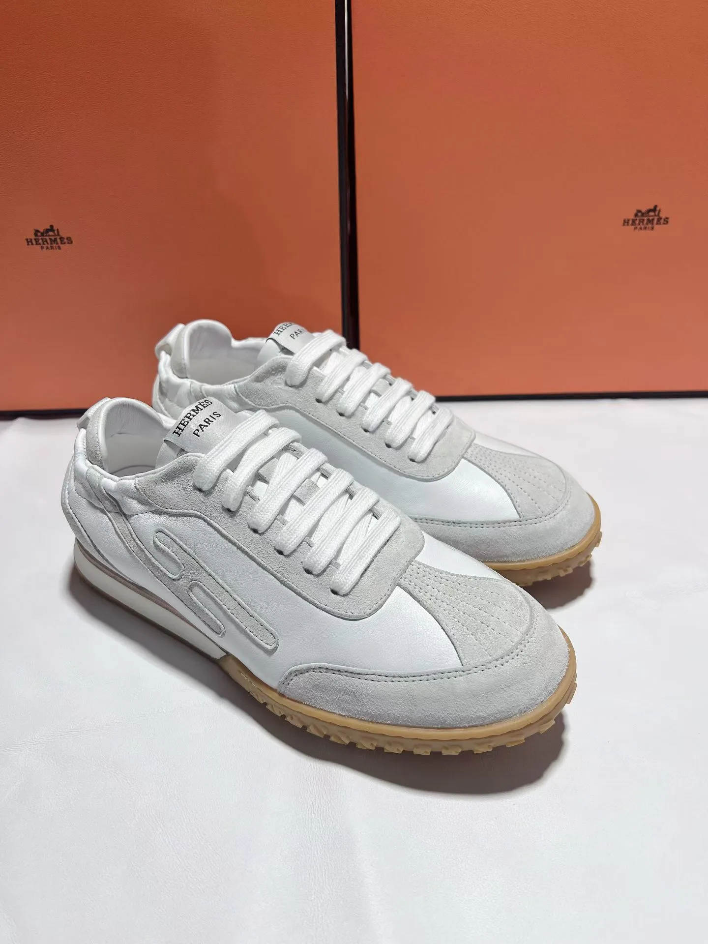 Кроссовки Женские Hermes 11765366