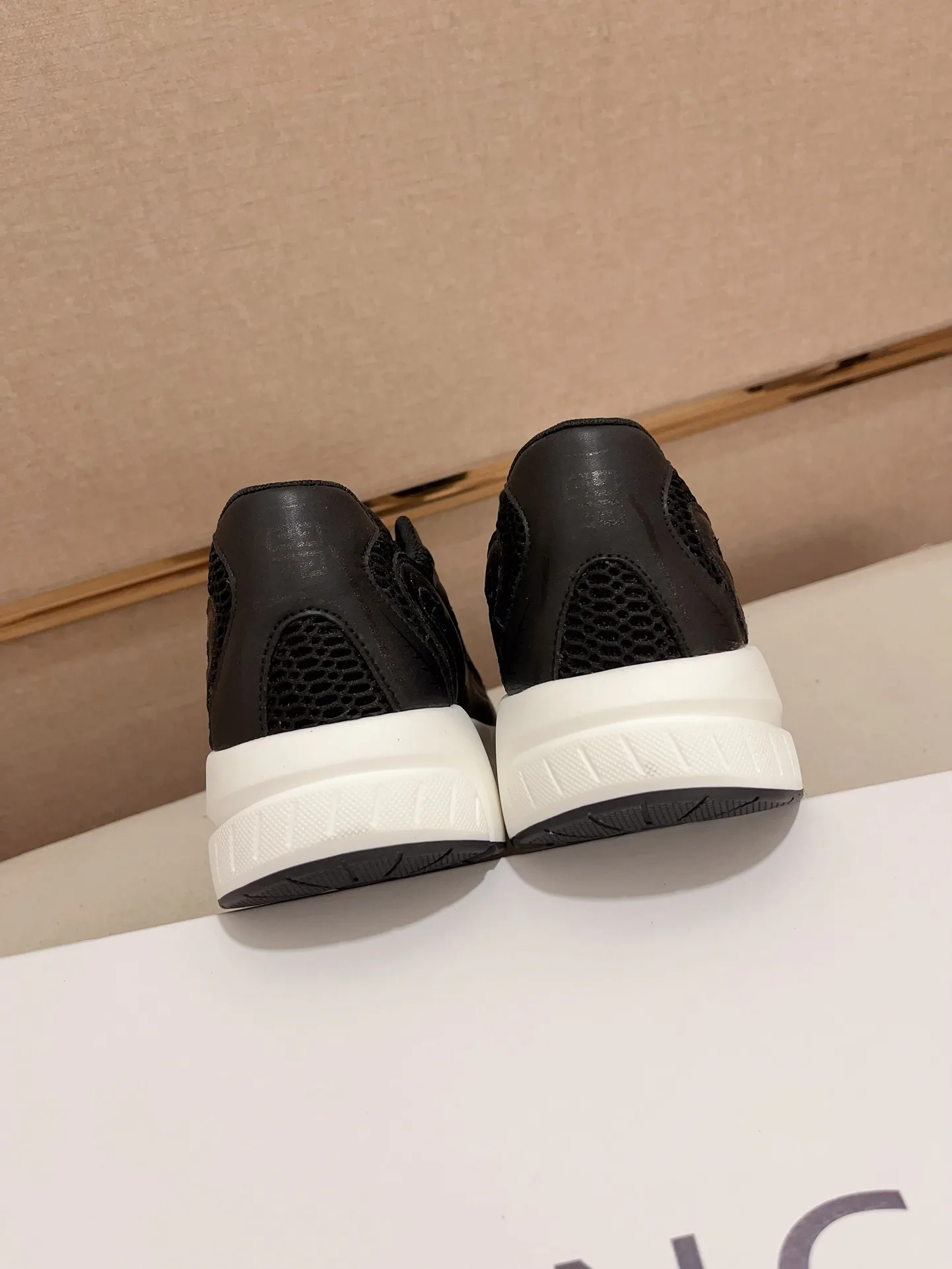 Кроссовки Женские Givenchy 497984