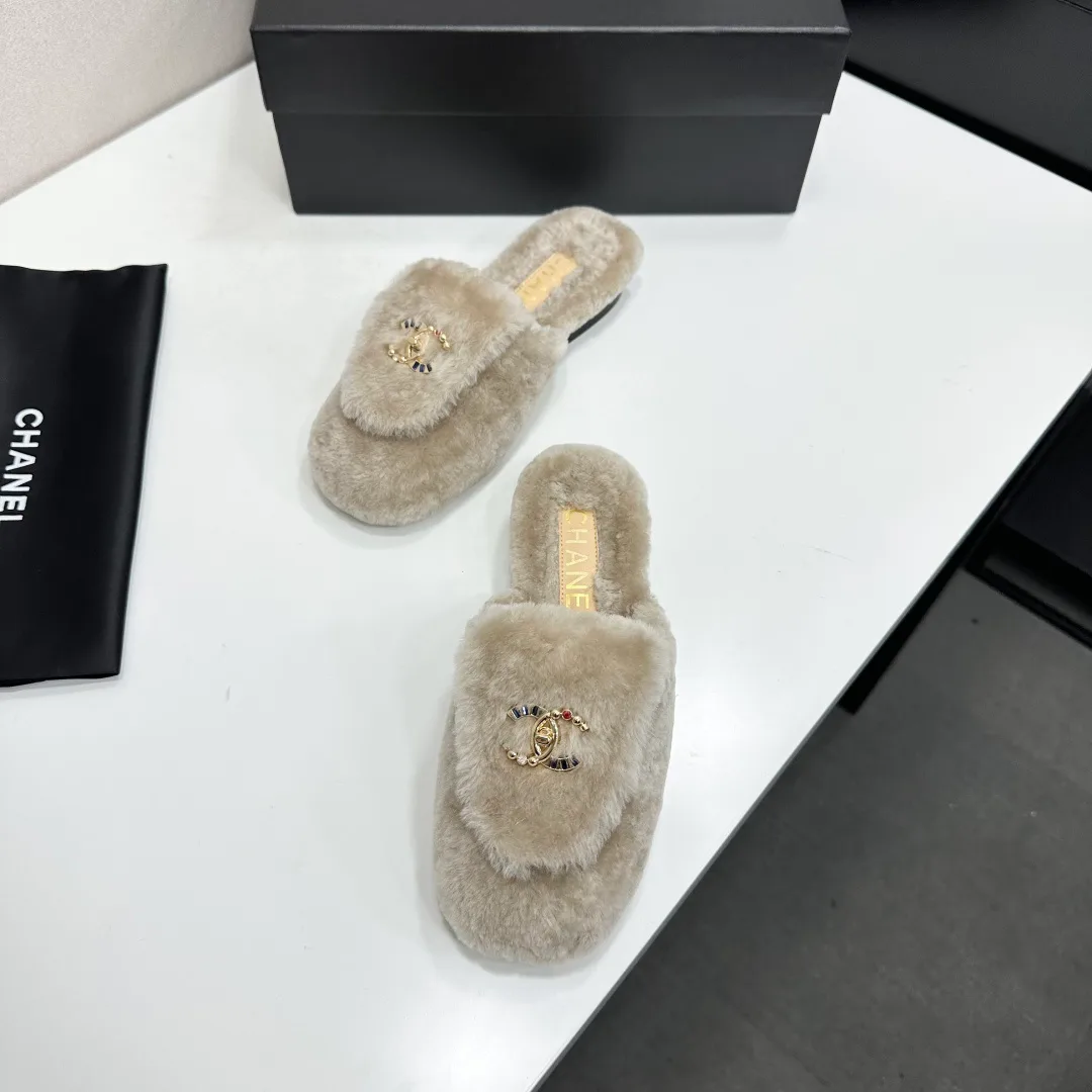 Тапочки Женские Chanel 18436110