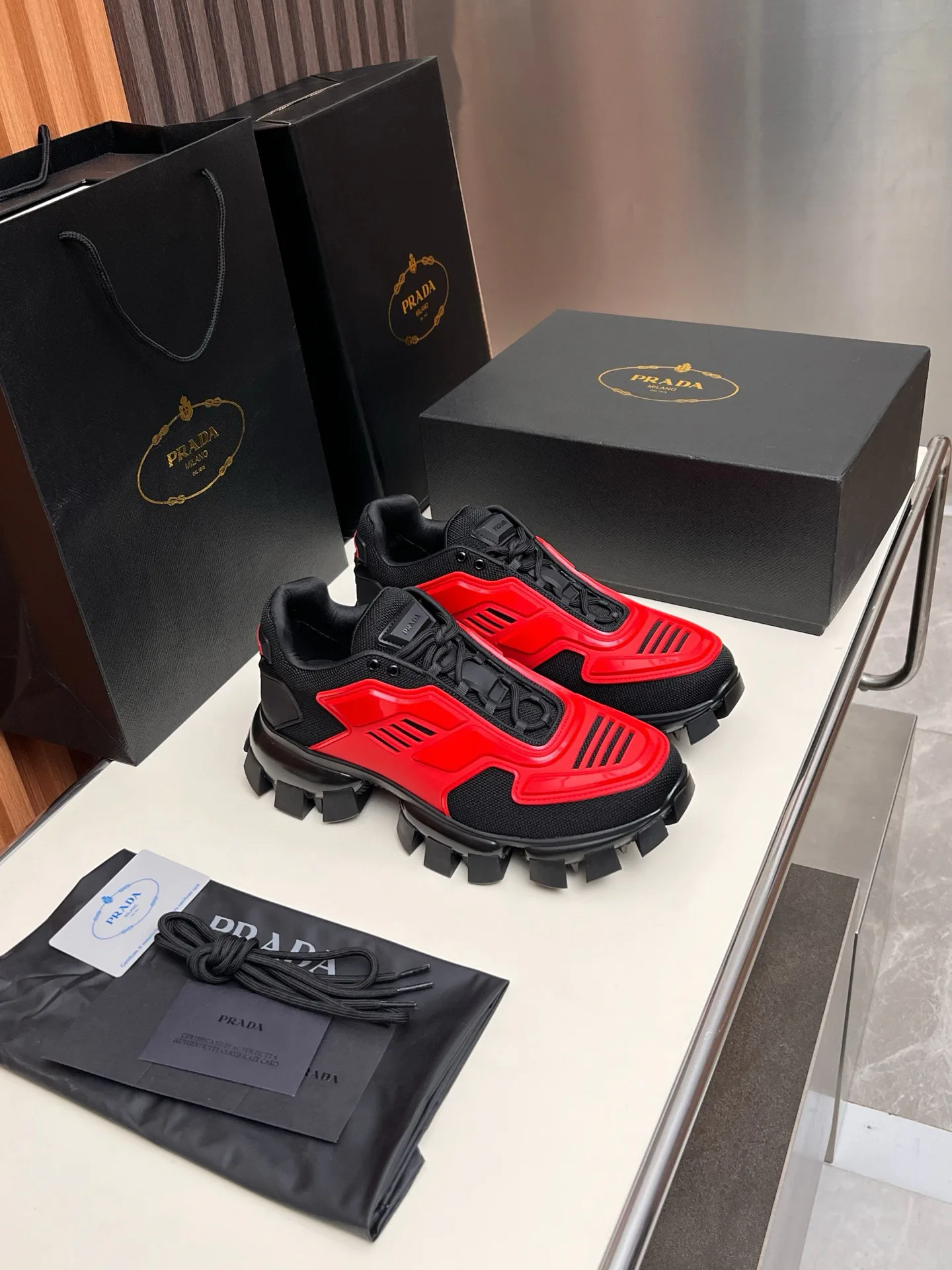 Кроссовки Женские Prada 17955146