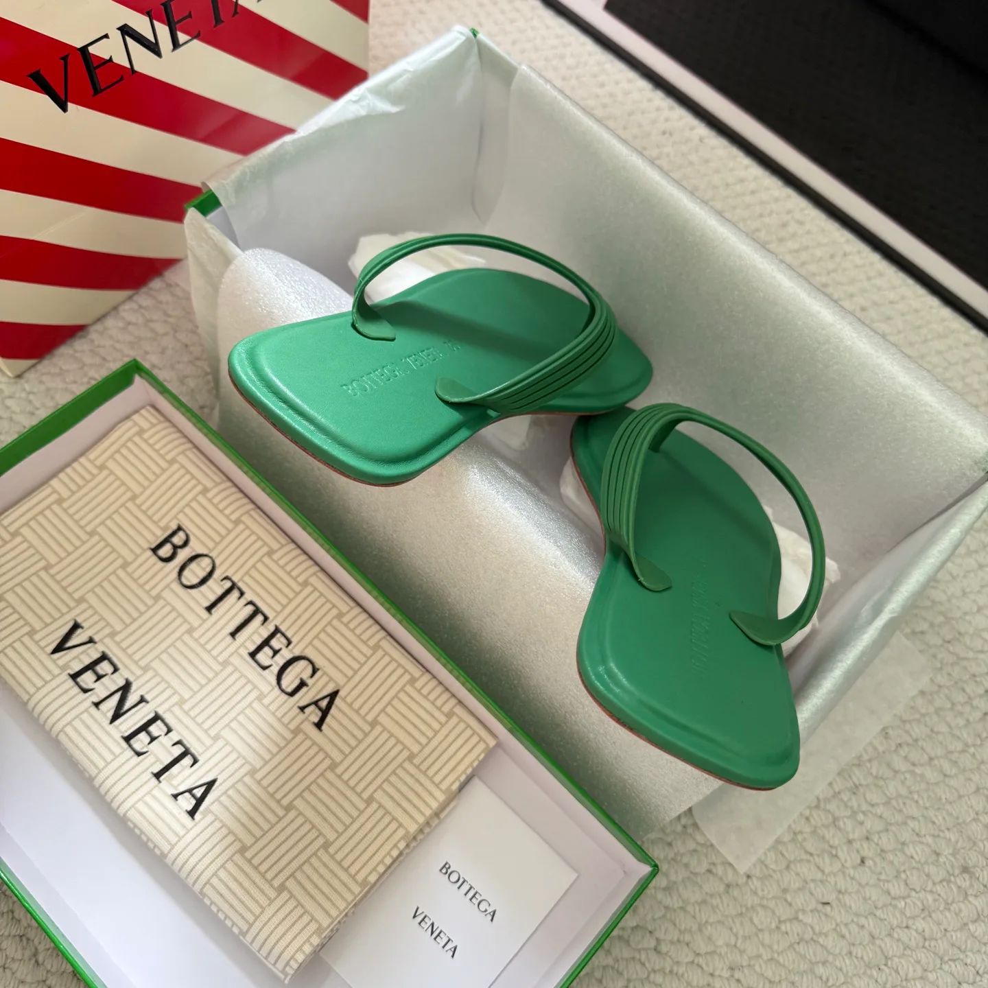 Шлепанцы Женские Bottega Veneta 17386124