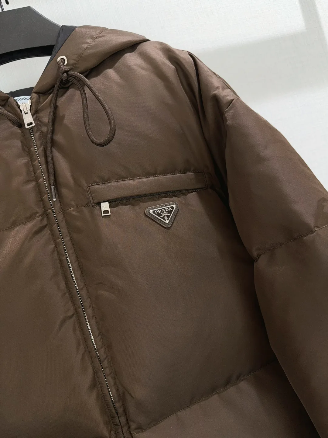 Куртки И Пуховики Женские Prada 18898479
