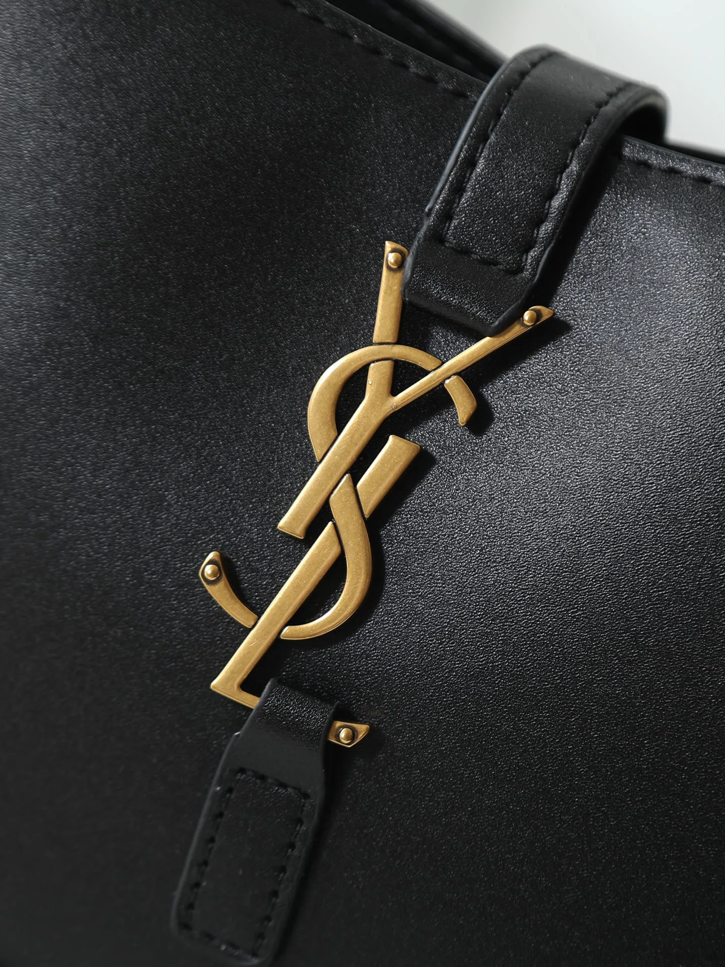 Классические Сумки Женские Saint Laurent 18005140
