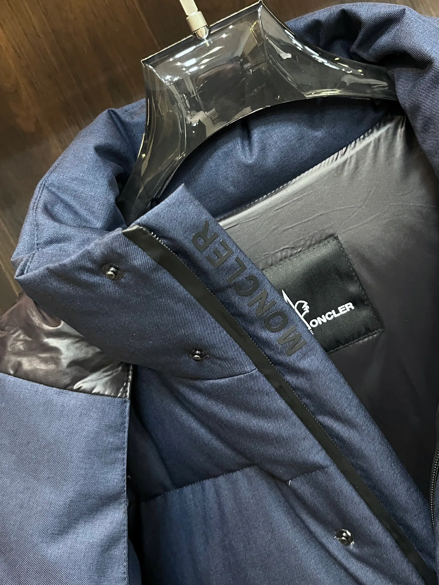 Куртки И Пуховики Женские Moncler 18971800