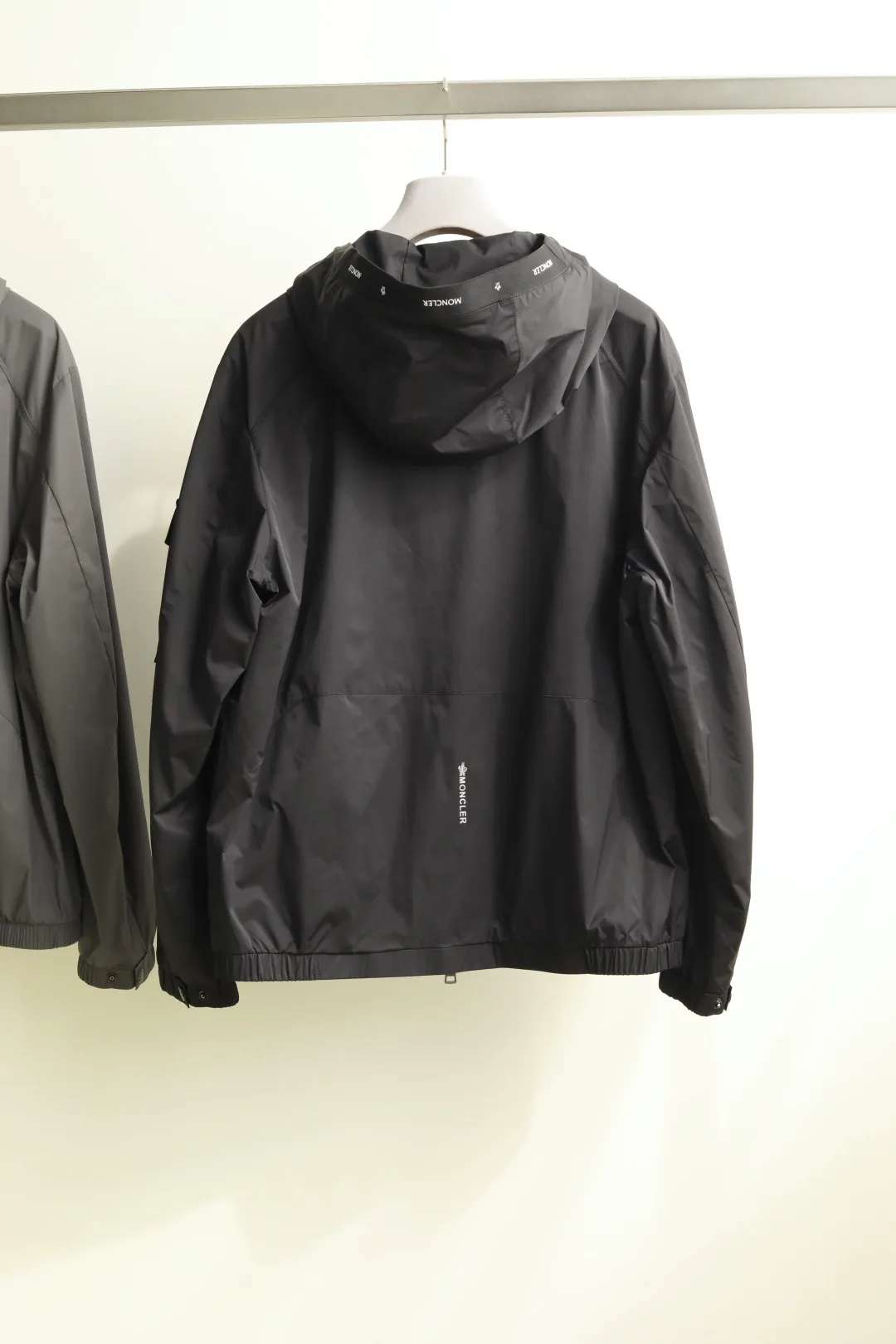 Куртки Женские Moncler Куртки Женские Moncler