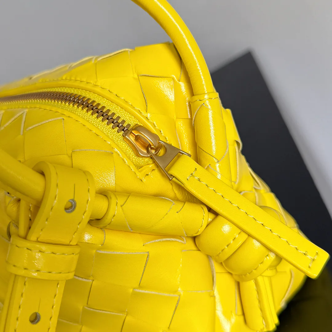 Сумки На Ремне Женские Bottega Veneta 11655665