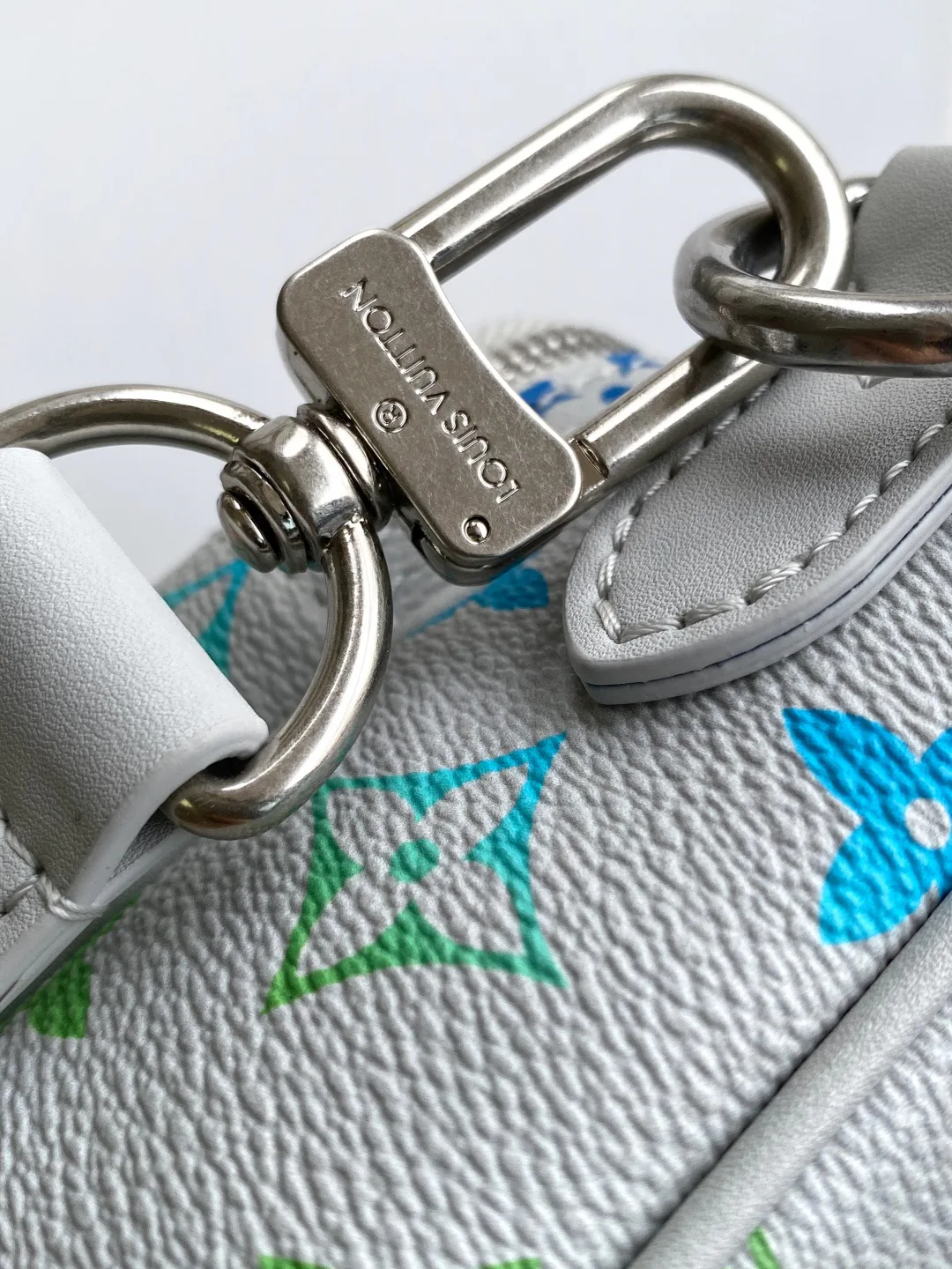 Классические Сумки Женские Louis Vuitton 11185393