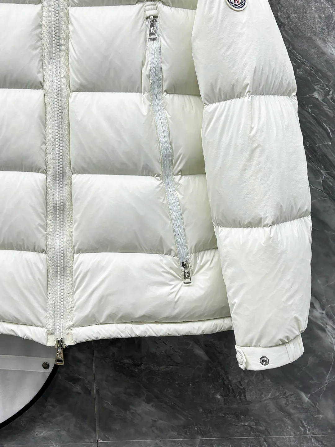 Куртки И Пуховики Мужские Moncler 1785902