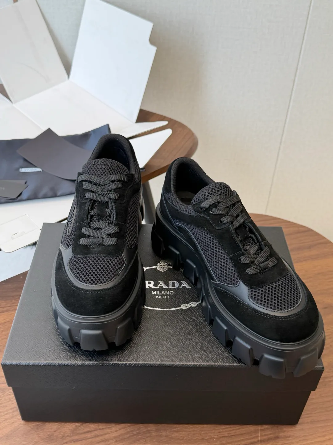 Кроссовки Женские Prada 19039094