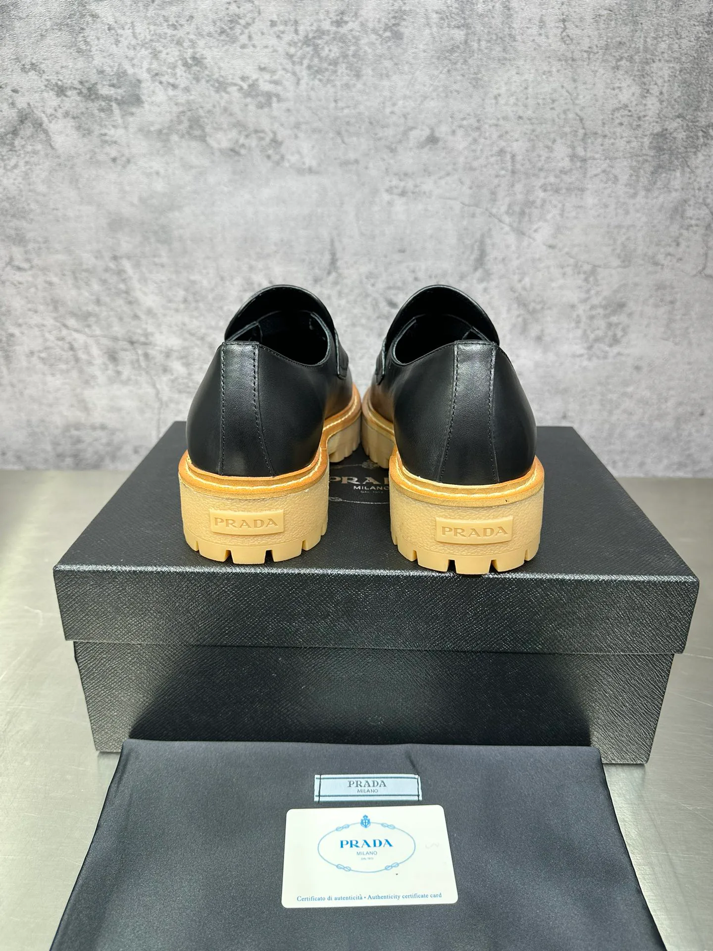 Лоферы И Туфли Мужские Prada 19687917