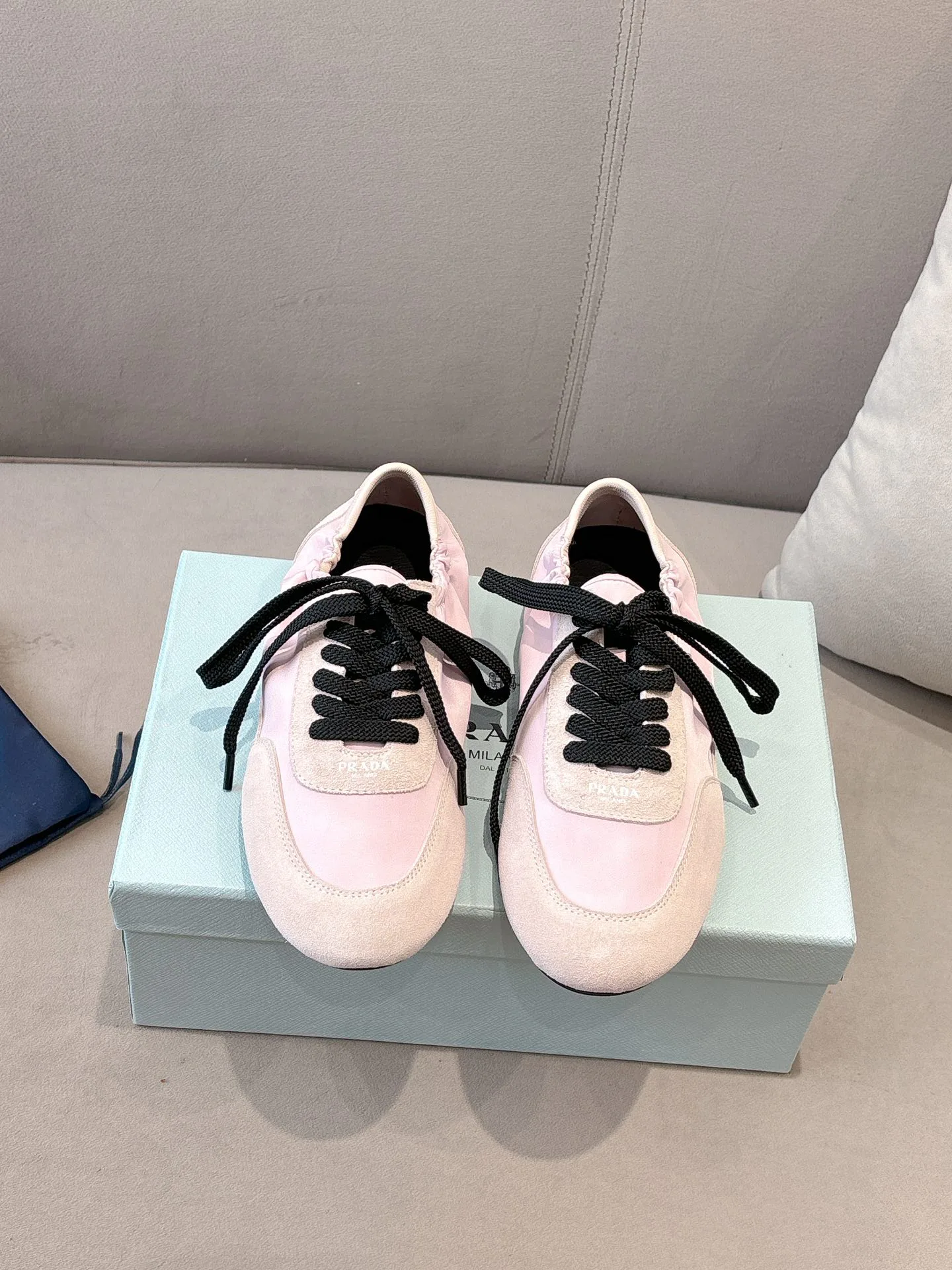 Кроссовки Женские Prada 6720