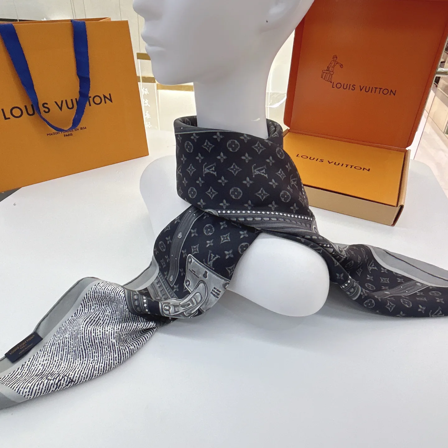 Шарфы Louis Vuitton 30441