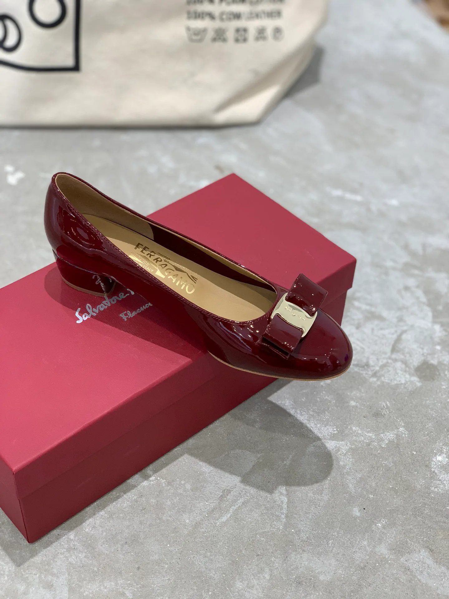 Туфли Женские Salvatore Ferragamo 18340705
