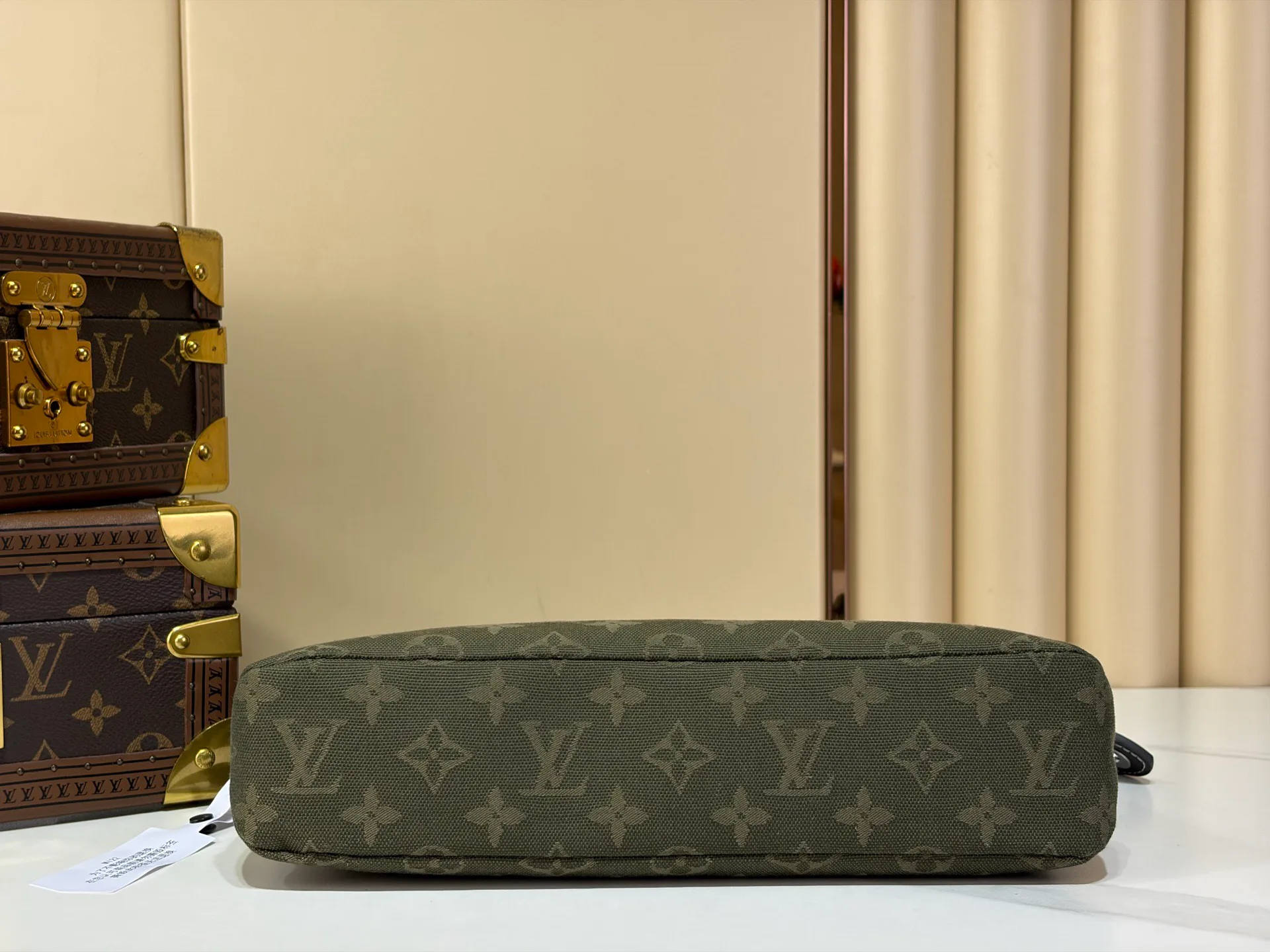 Клатчи Женские Louis Vuitton 18955835