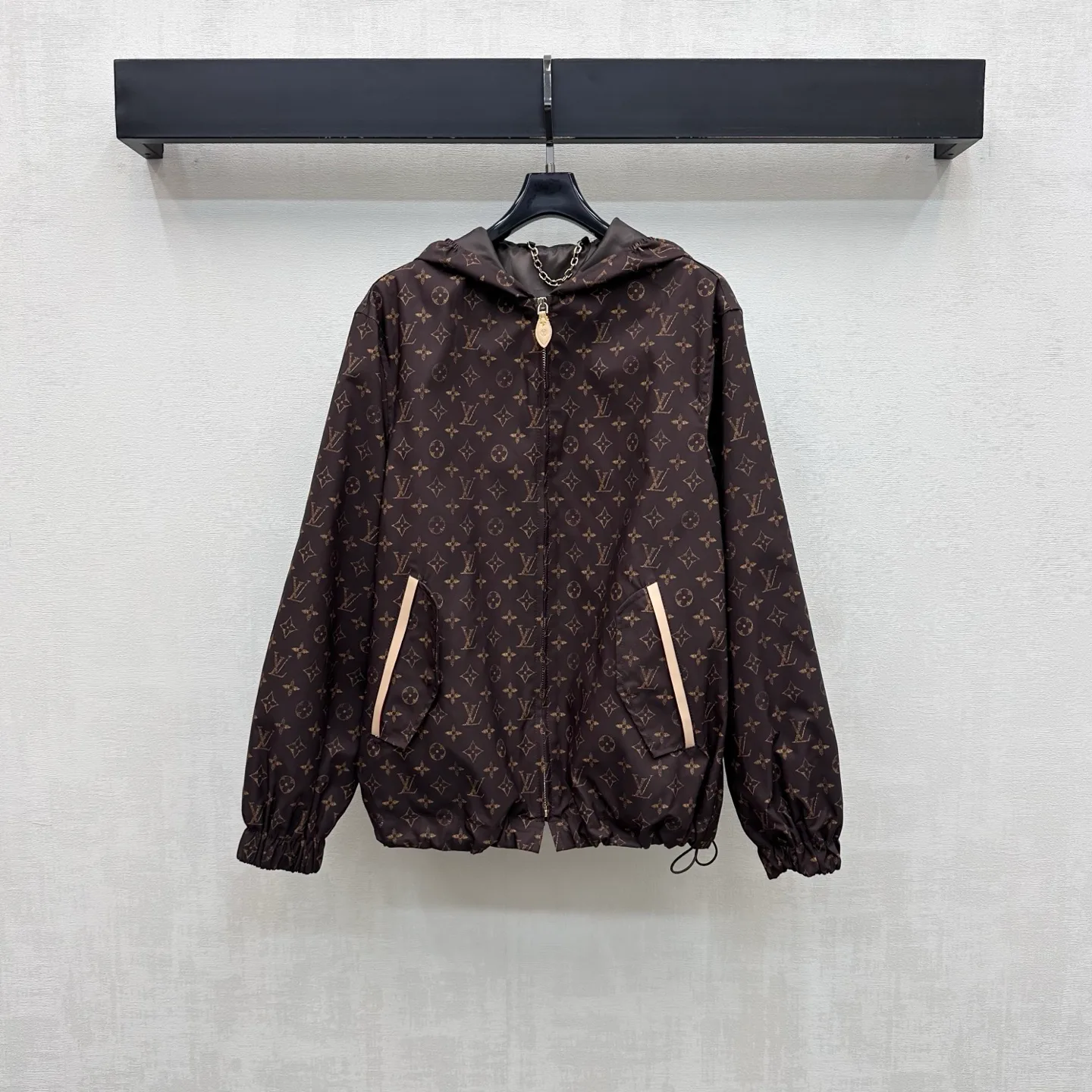 Куртки И Пуховики Женские Louis Vuitton 18328047