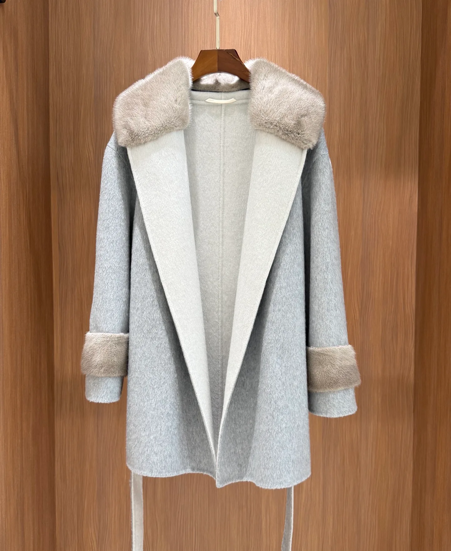 Куртки И Пуховики Женские Fendi 556939