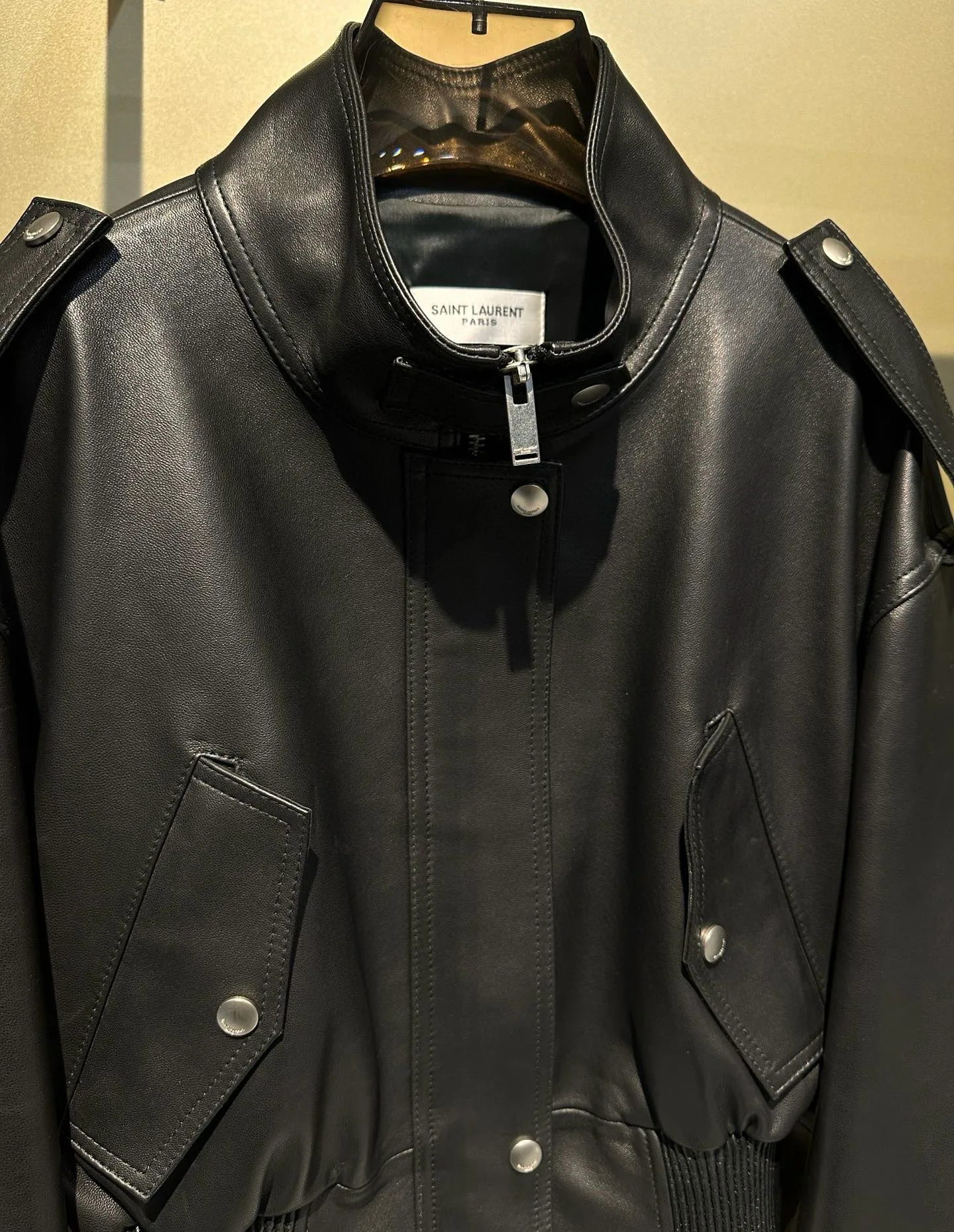 Кожаные Куртки И Дублёнки Женские Saint Laurent 857578