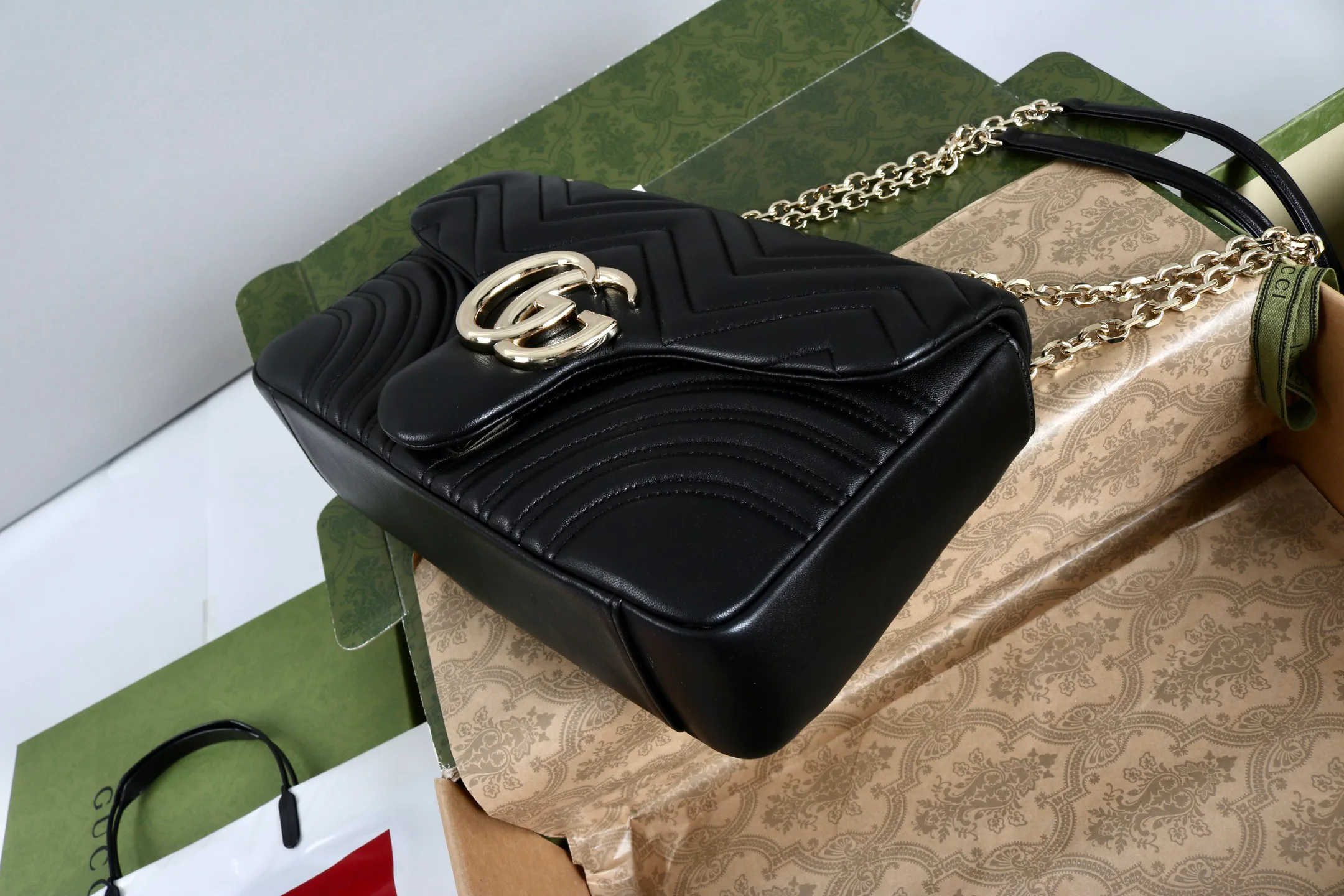 Классические Сумки Женские Gucci 18223246