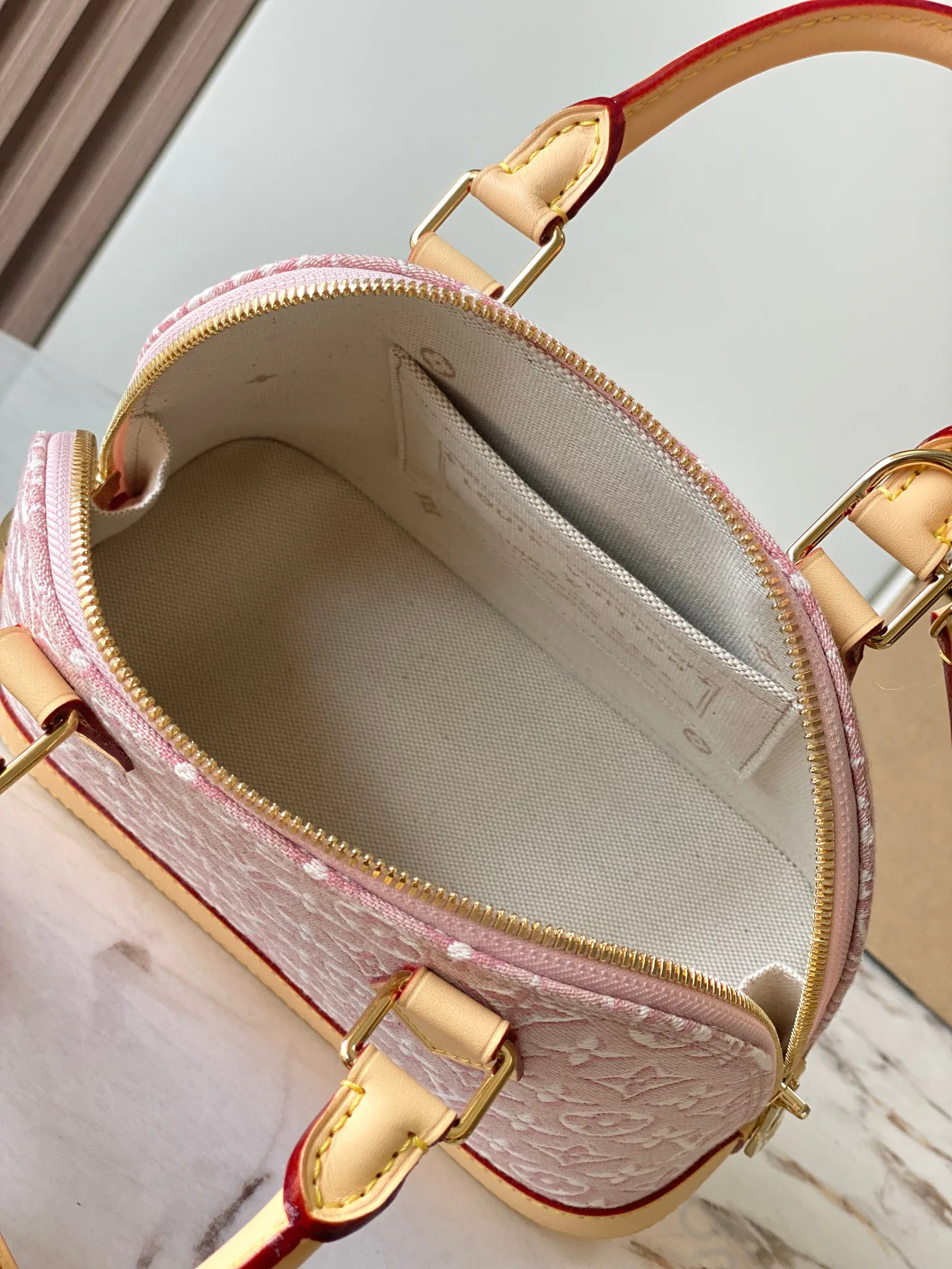 Классические Сумки Женские Louis Vuitton 17385920