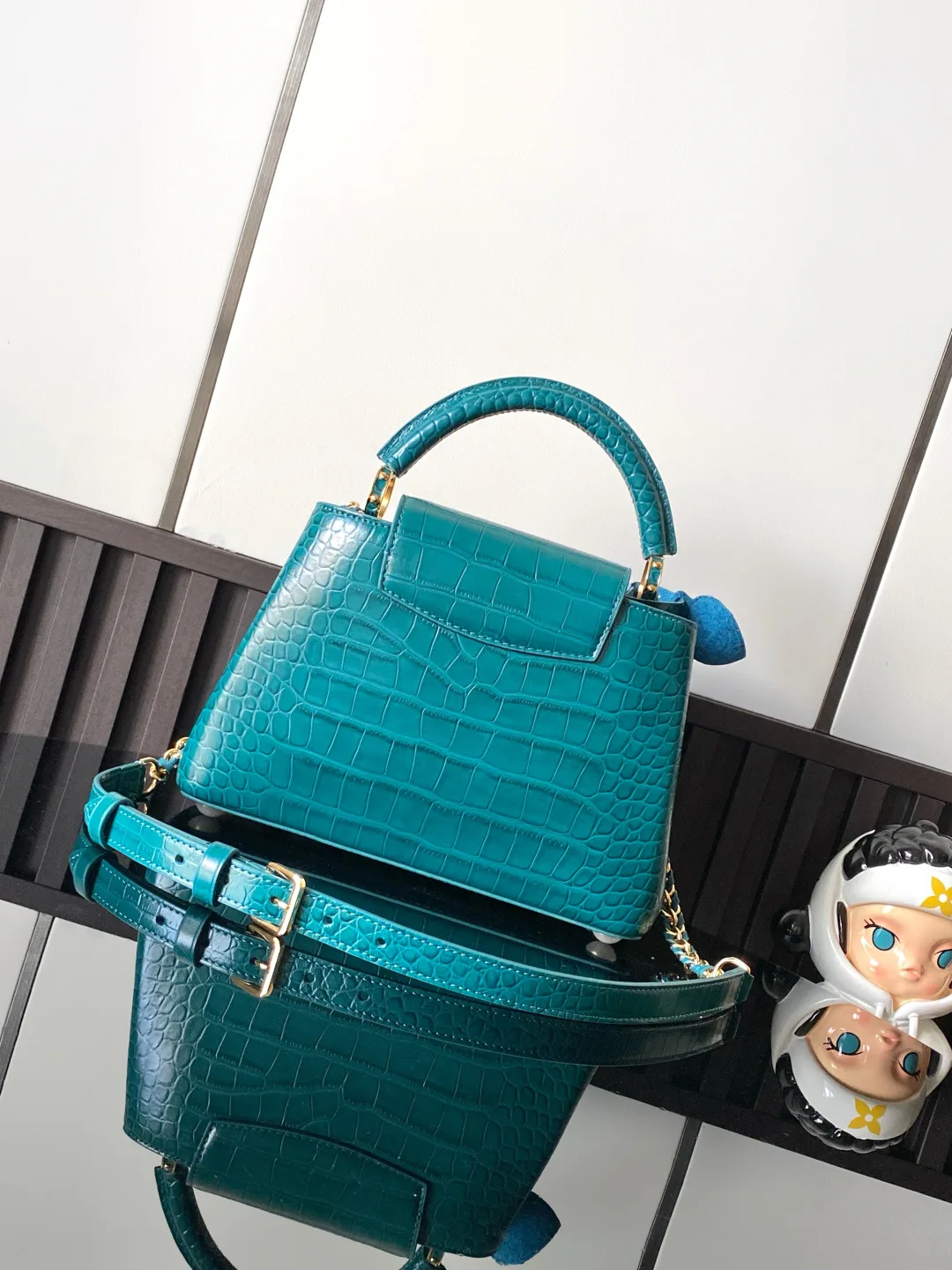 Классические Сумки Женские Louis Vuitton 18019348