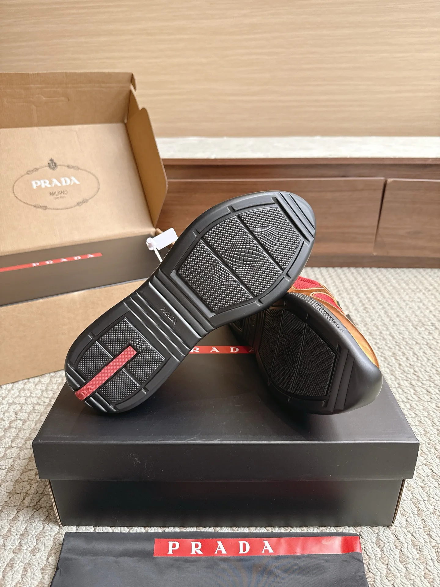 Кроссовки Женские Prada 17470445
