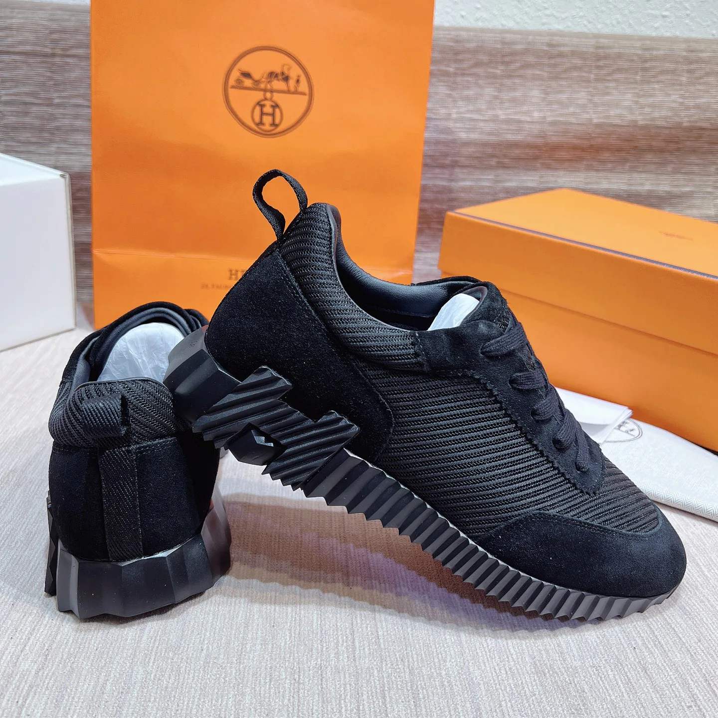 Кроссовки Женские Hermes 17749546