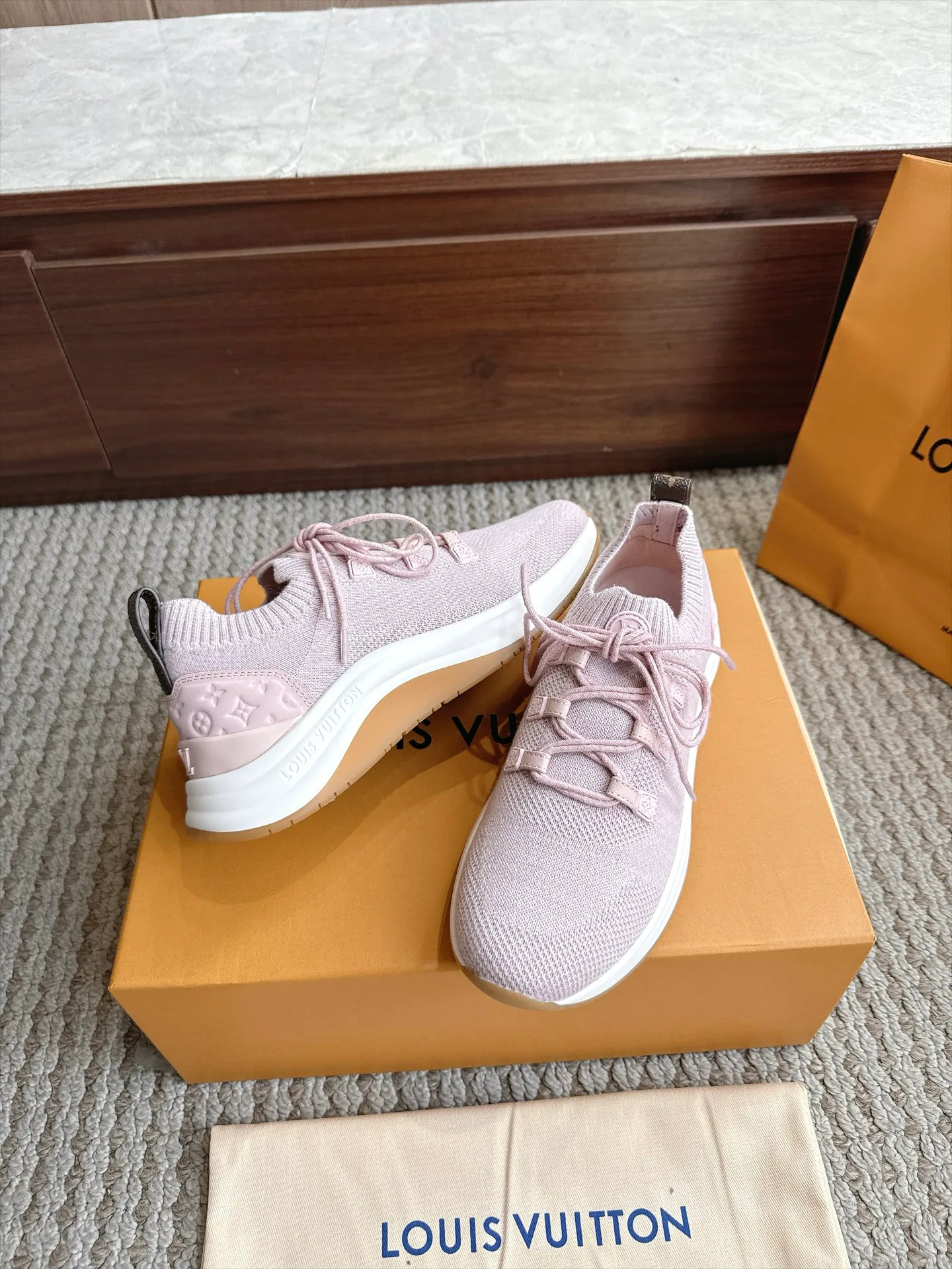Кроссовки Мужские Louis Vuitton 18333244