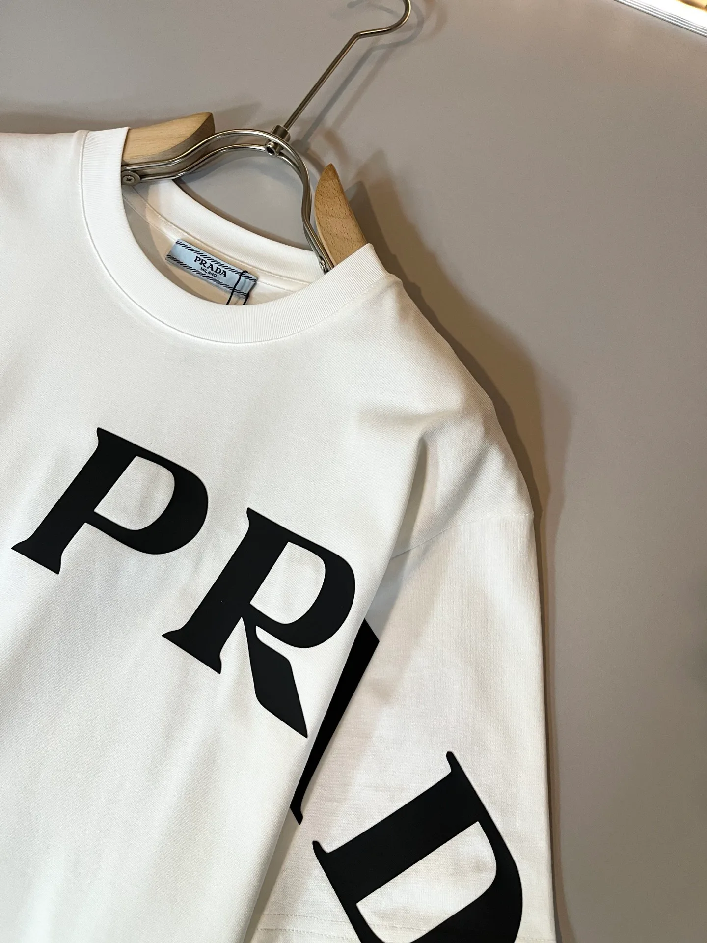 Футболки Женские Prada 11361203