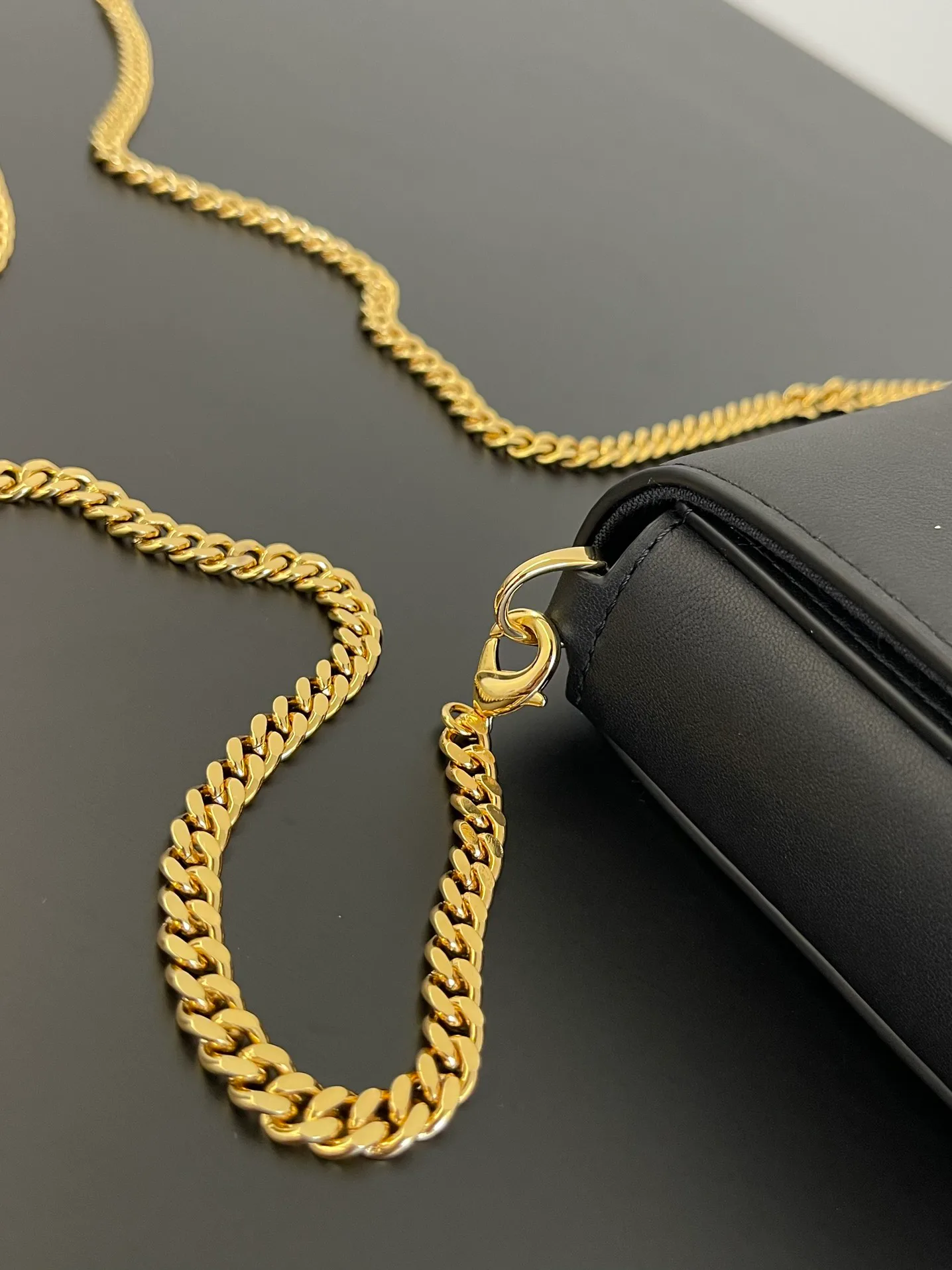 Клатчи Женские Fendi 13234533