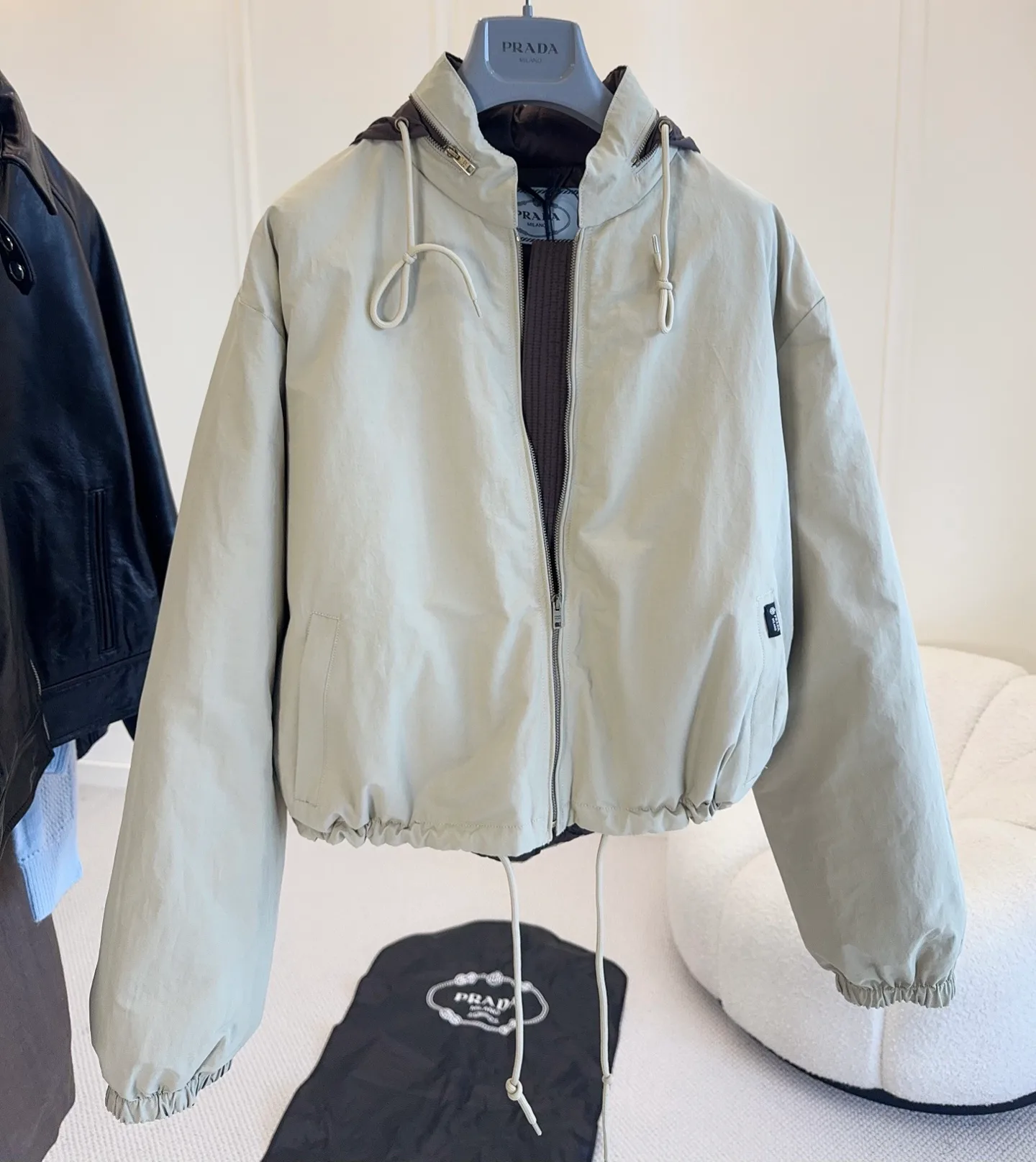 Куртки И Пуховики Женские Prada 18689569