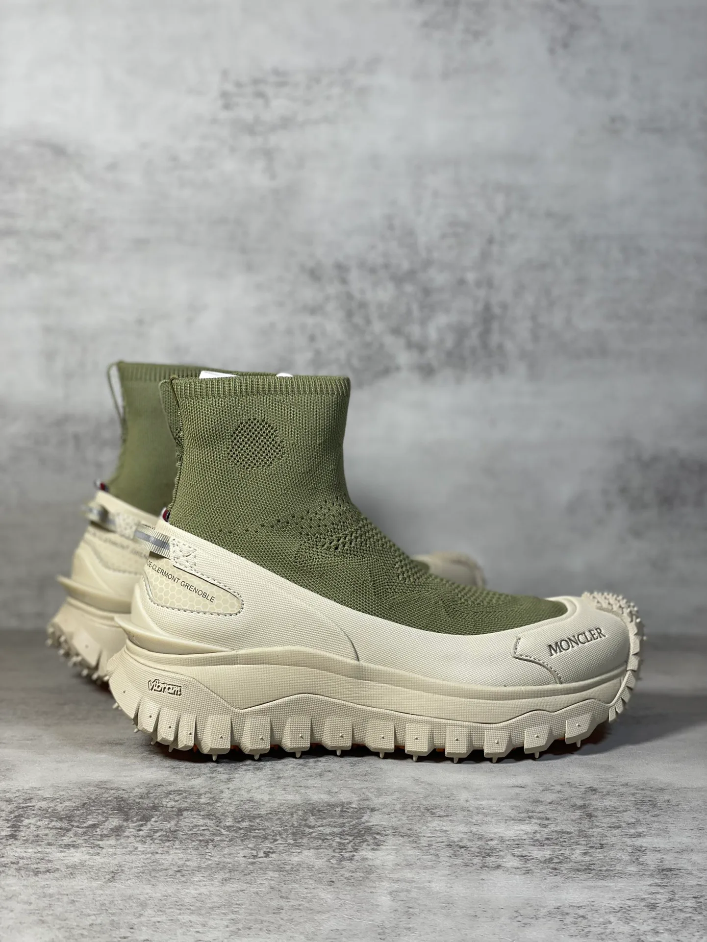 Кроссовки Женские Moncler 18333208