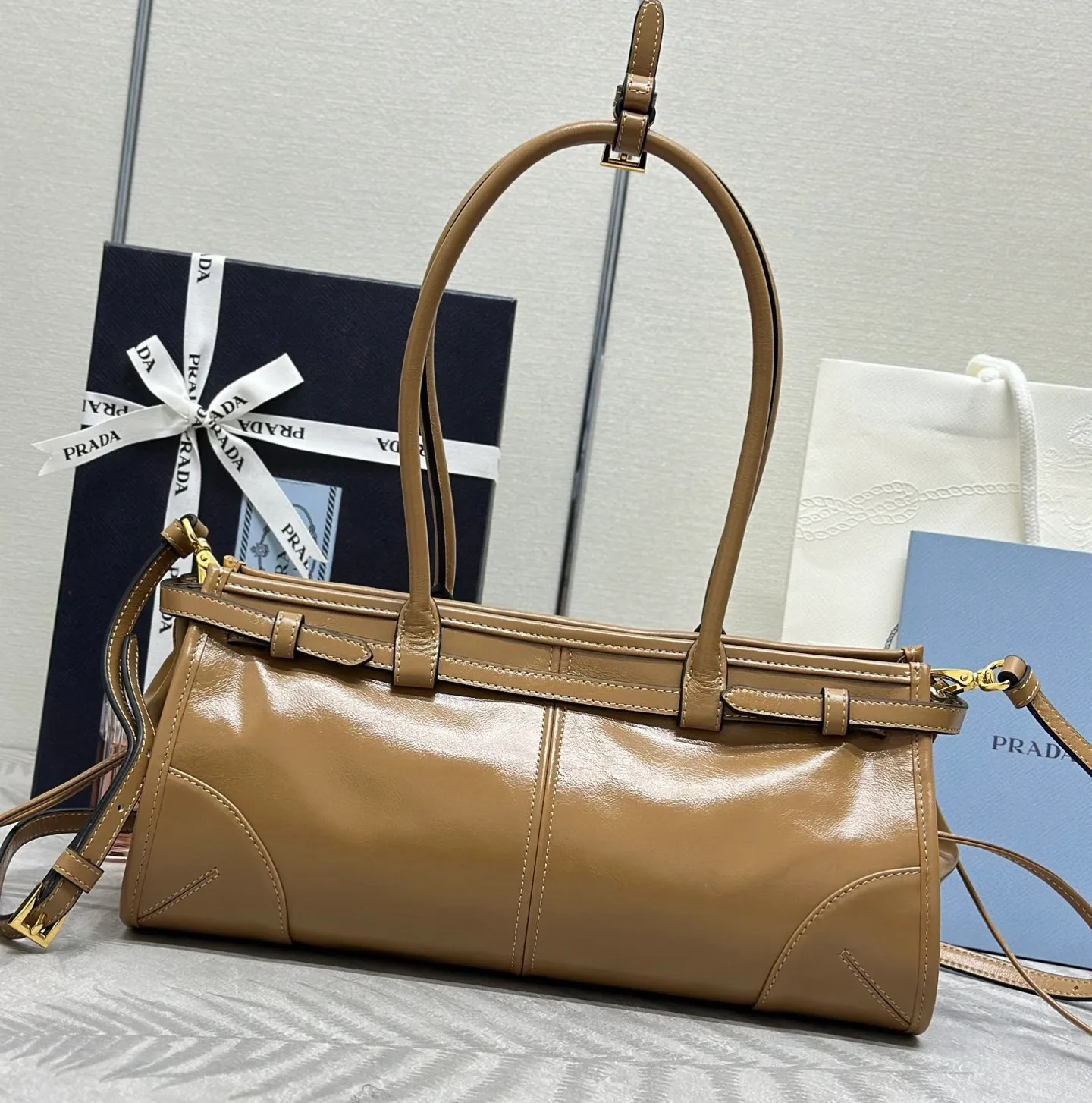 Классические Сумки Женские Prada 11462484