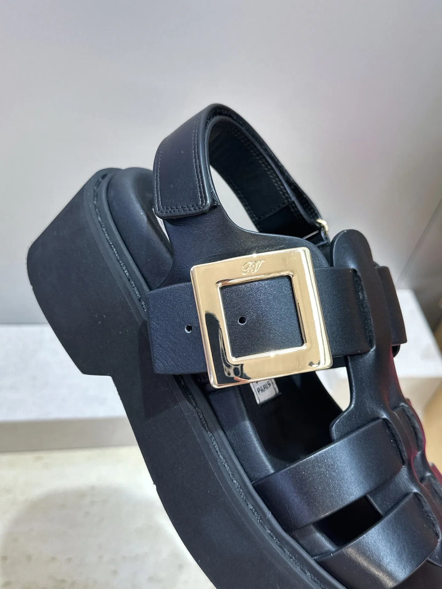 Босоножки Женские Roger Vivier 16910349