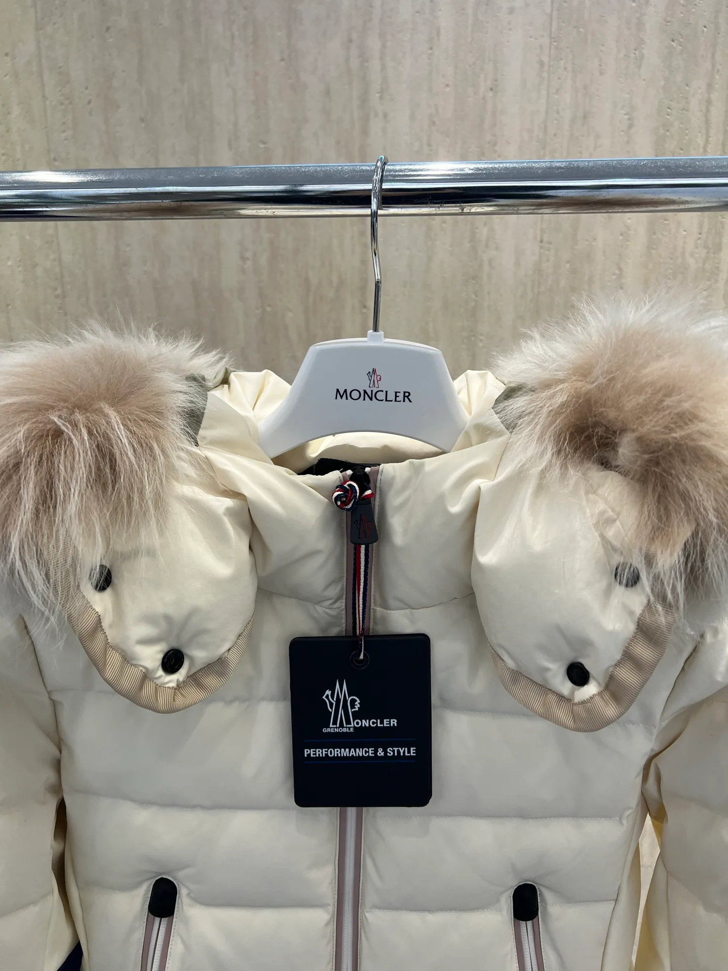 Куртки И Пуховики Мужские Moncler 18231582