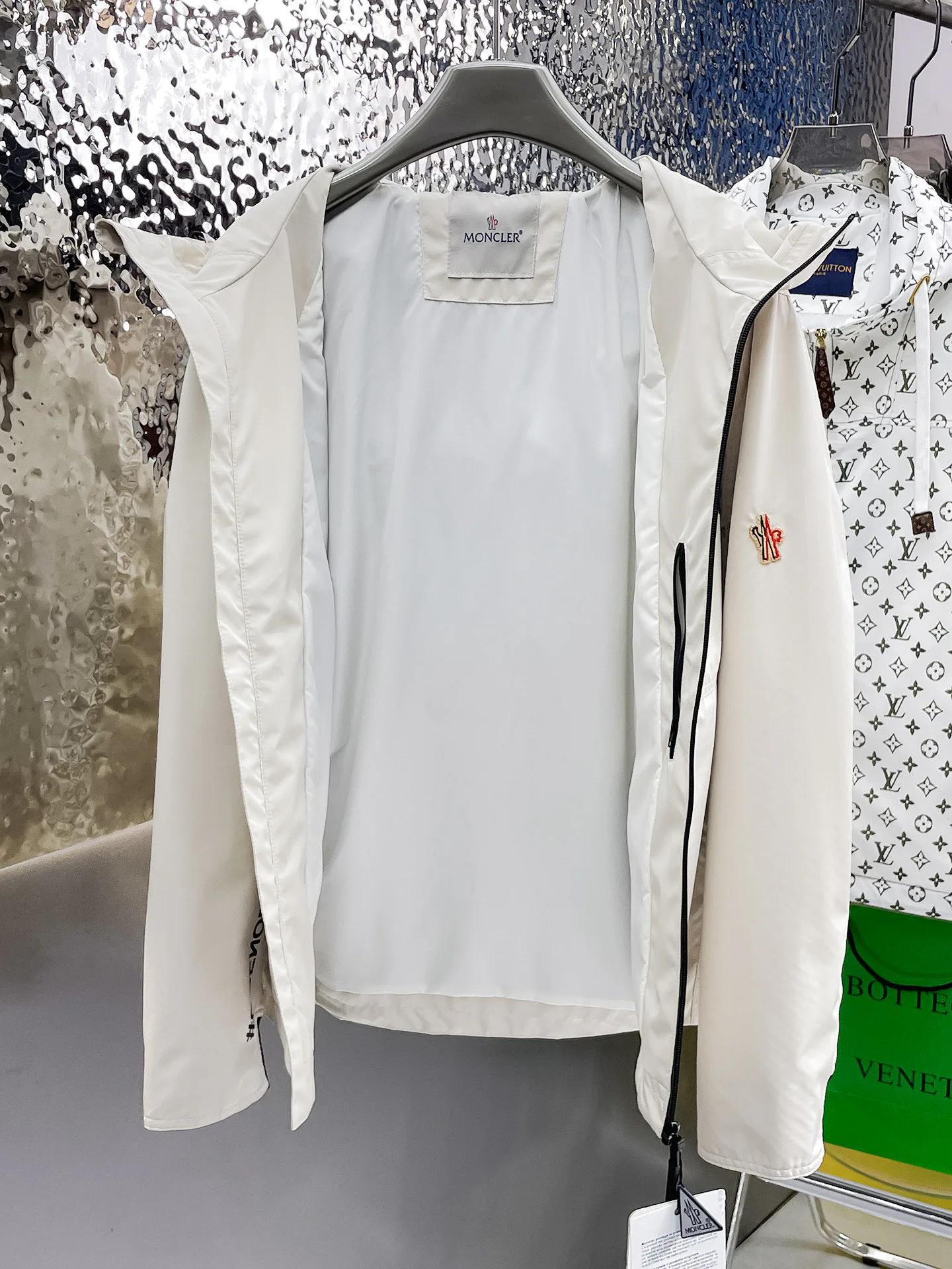 Куртки И Пуховики Мужские Moncler 9352345