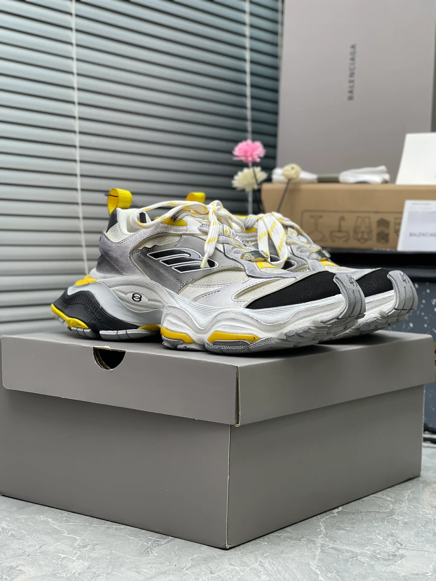 Кроссовки Женские Balenciaga 12799560