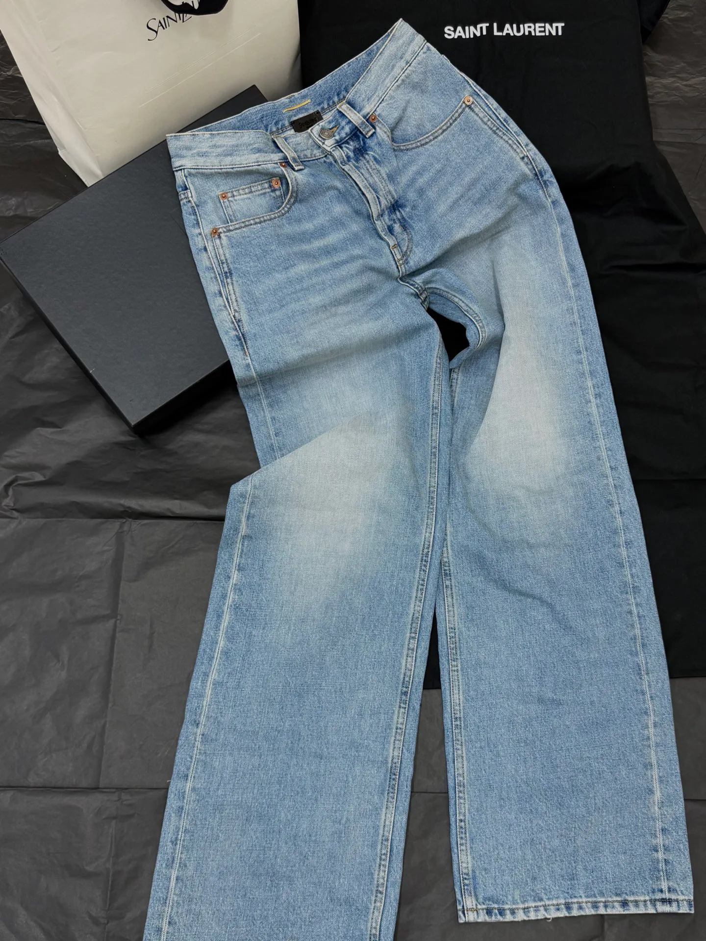 Джинсы Женские Saint Laurent 18114456