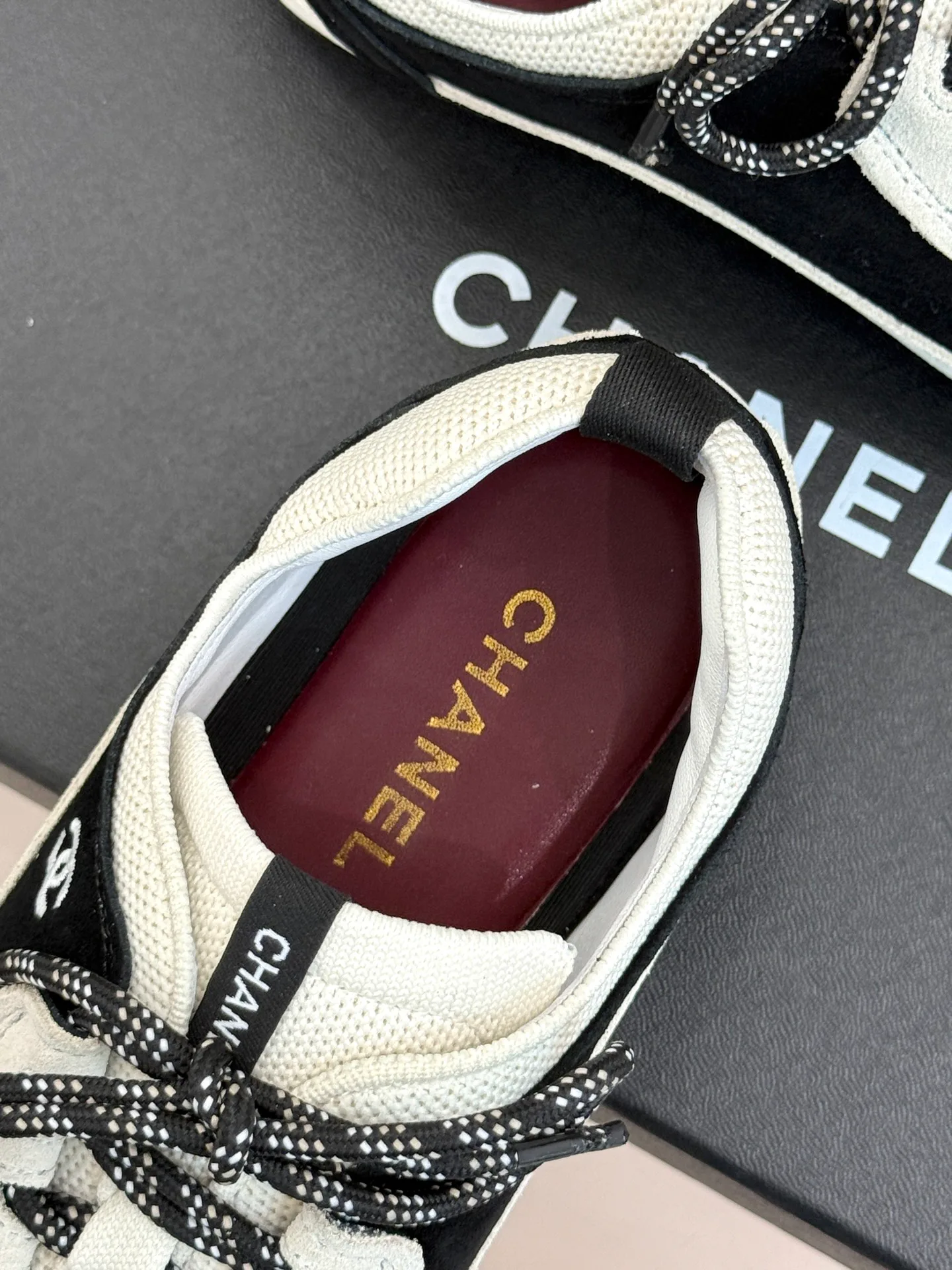 Кроссовки Женские Chanel 17025637