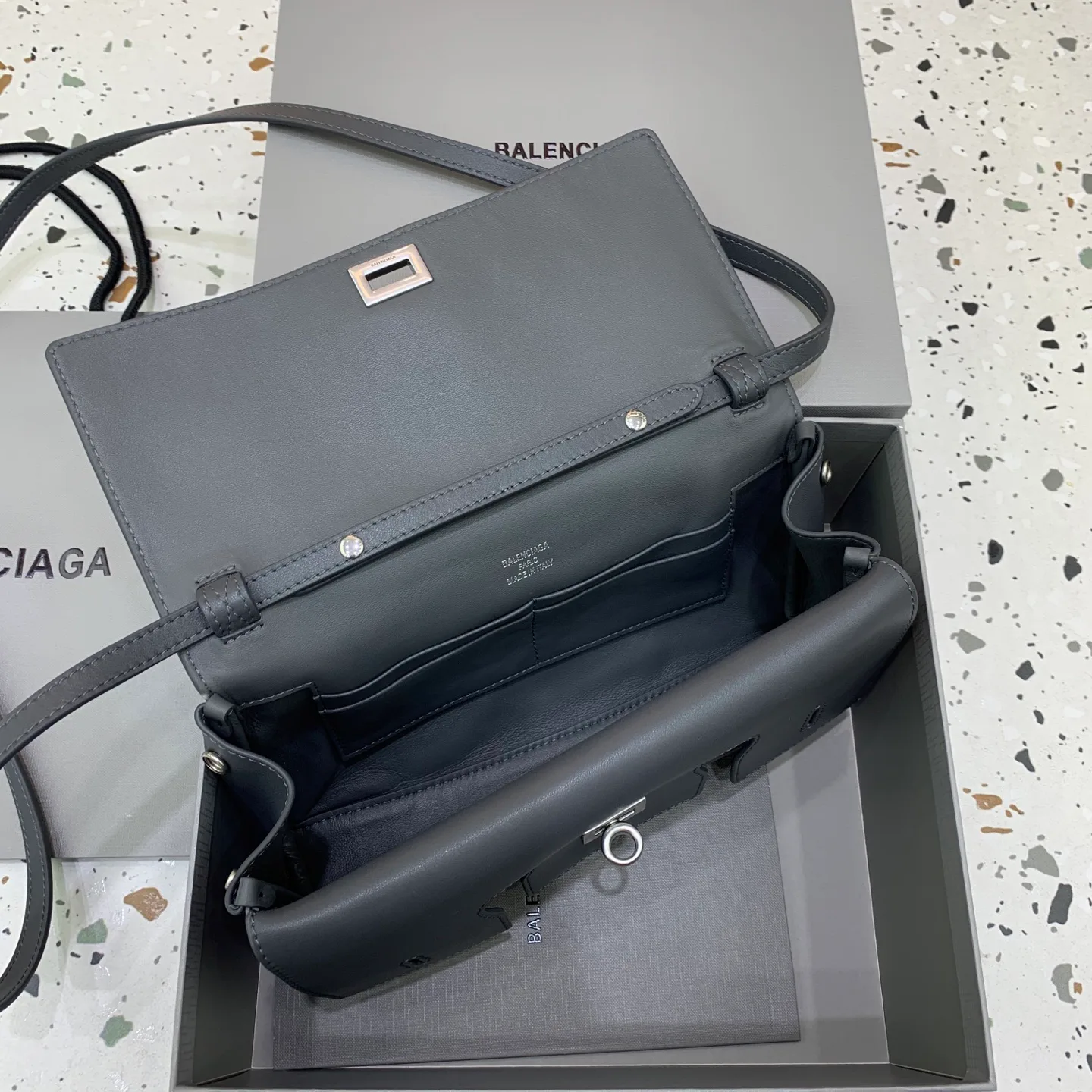 Клатчи Женские Balenciaga 13552729