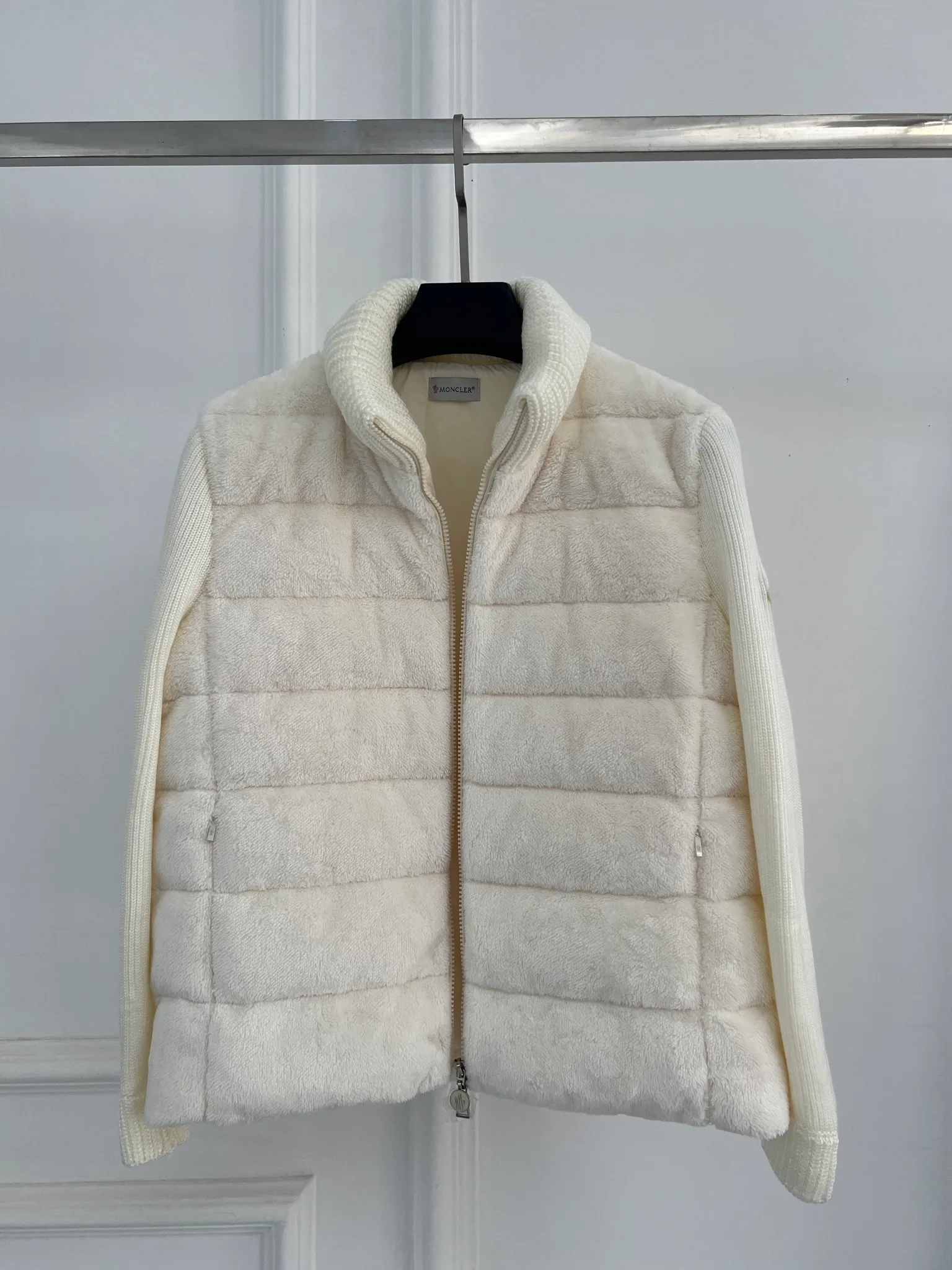 Куртки И Пуховики Женские Moncler 18416236
