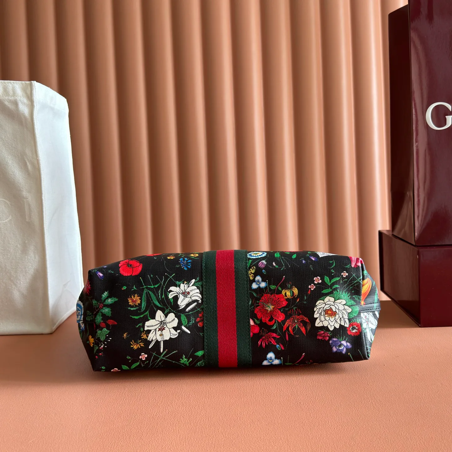 Классические Сумки Женские Gucci 18148092