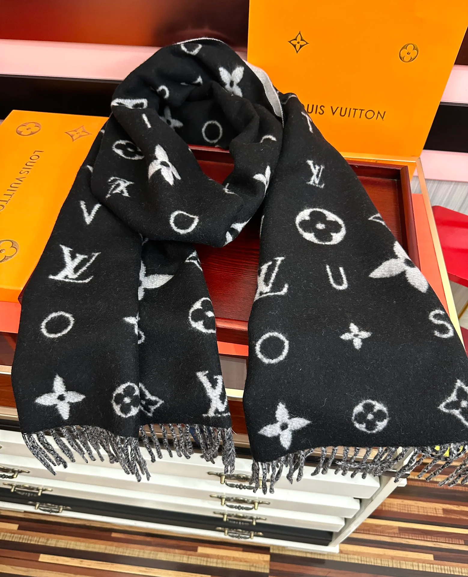 Шарфы Louis Vuitton 318409