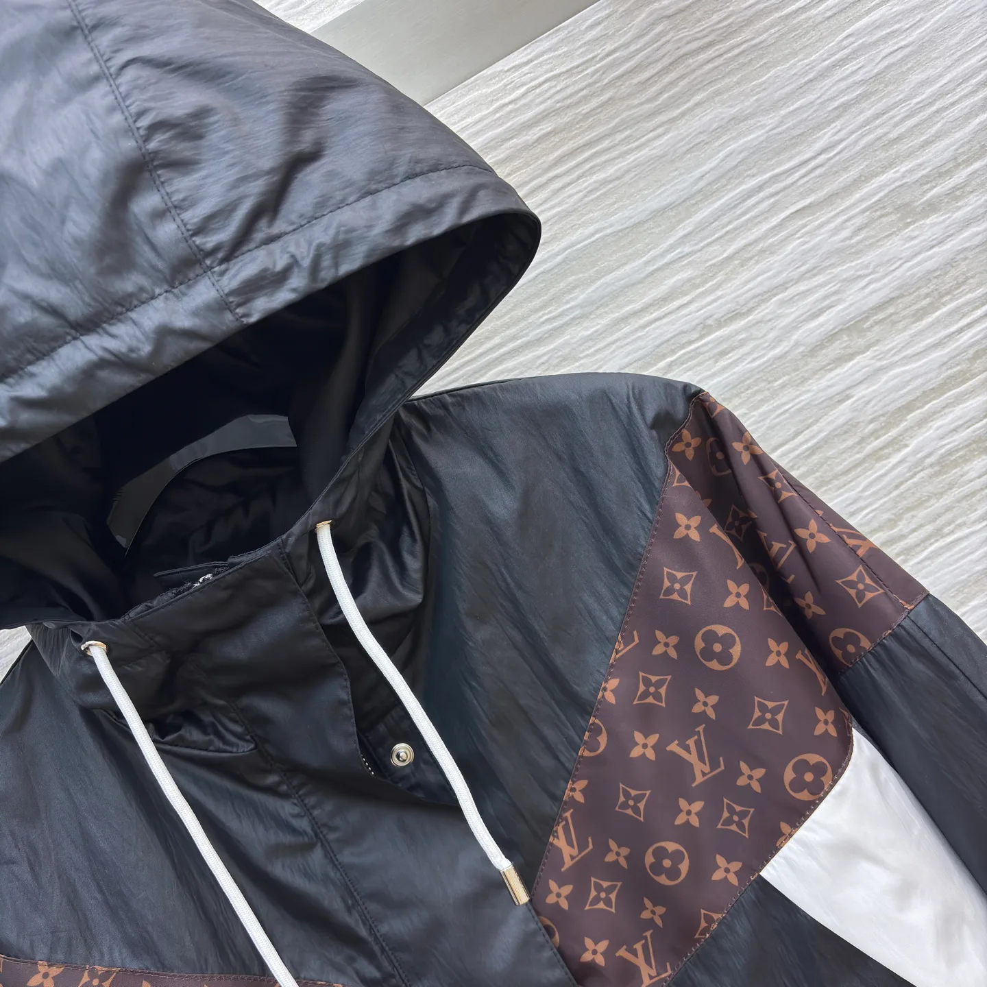 Куртки И Пуховики Женские Louis Vuitton 1463381