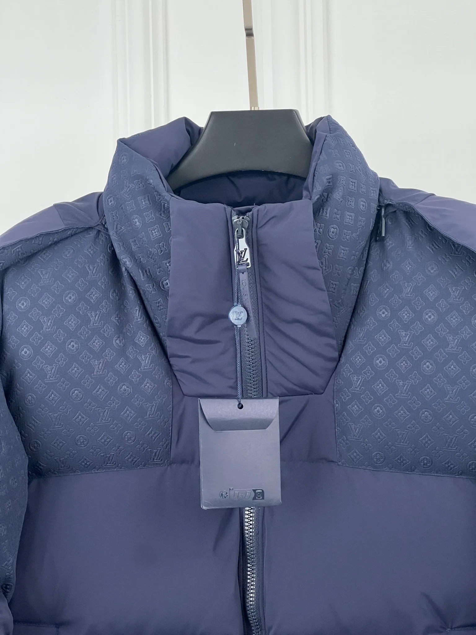 Куртки И Пуховики Женские Louis Vuitton 12842480