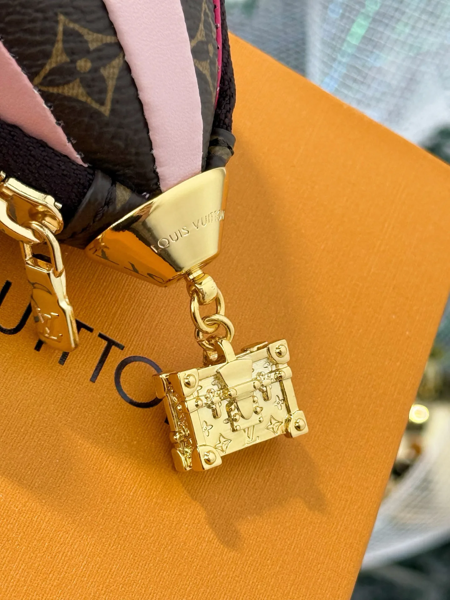 Ключницы Louis Vuitton 17897128
