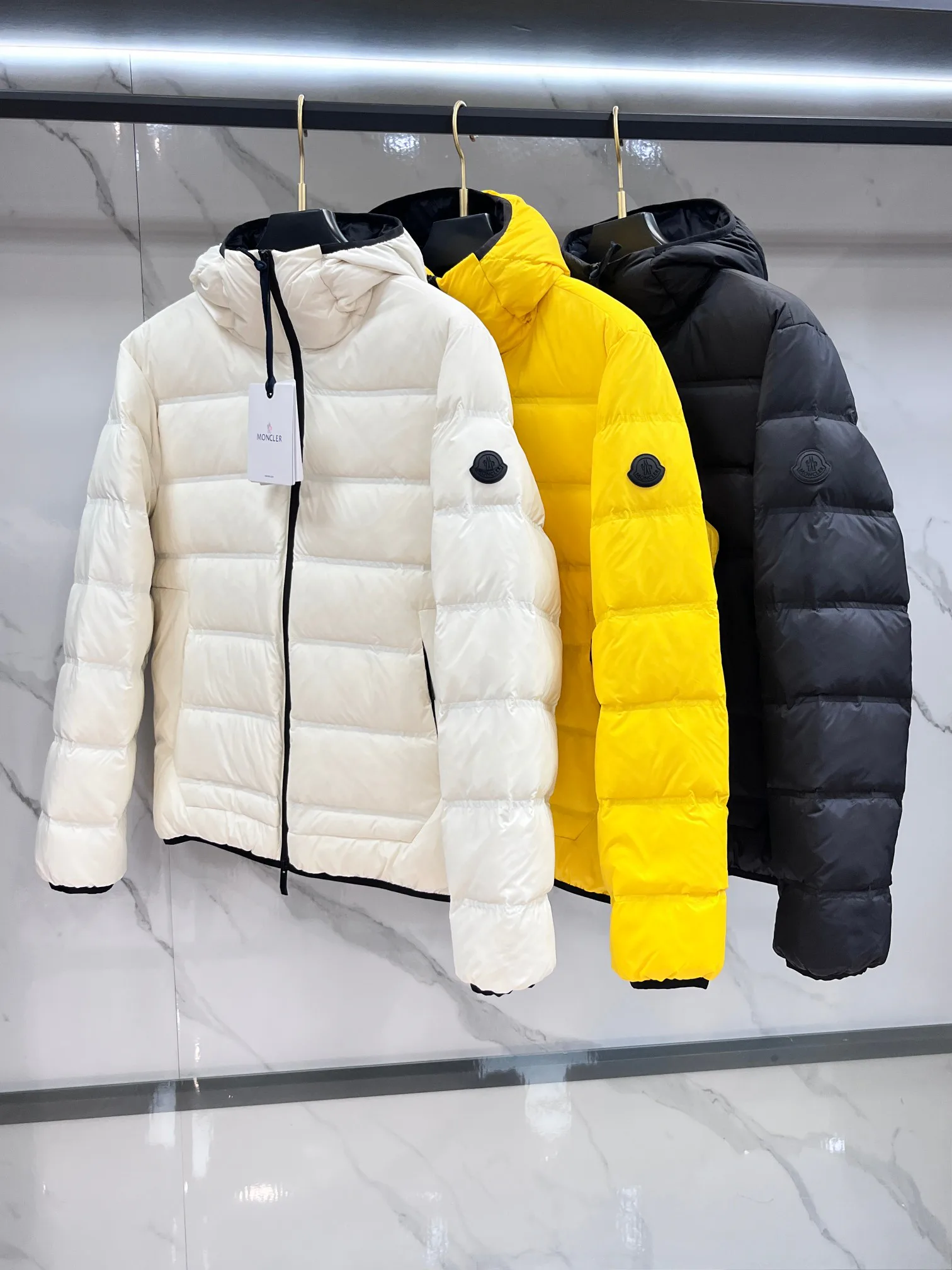 Куртки И Пуховики Мужские Moncler 1138626