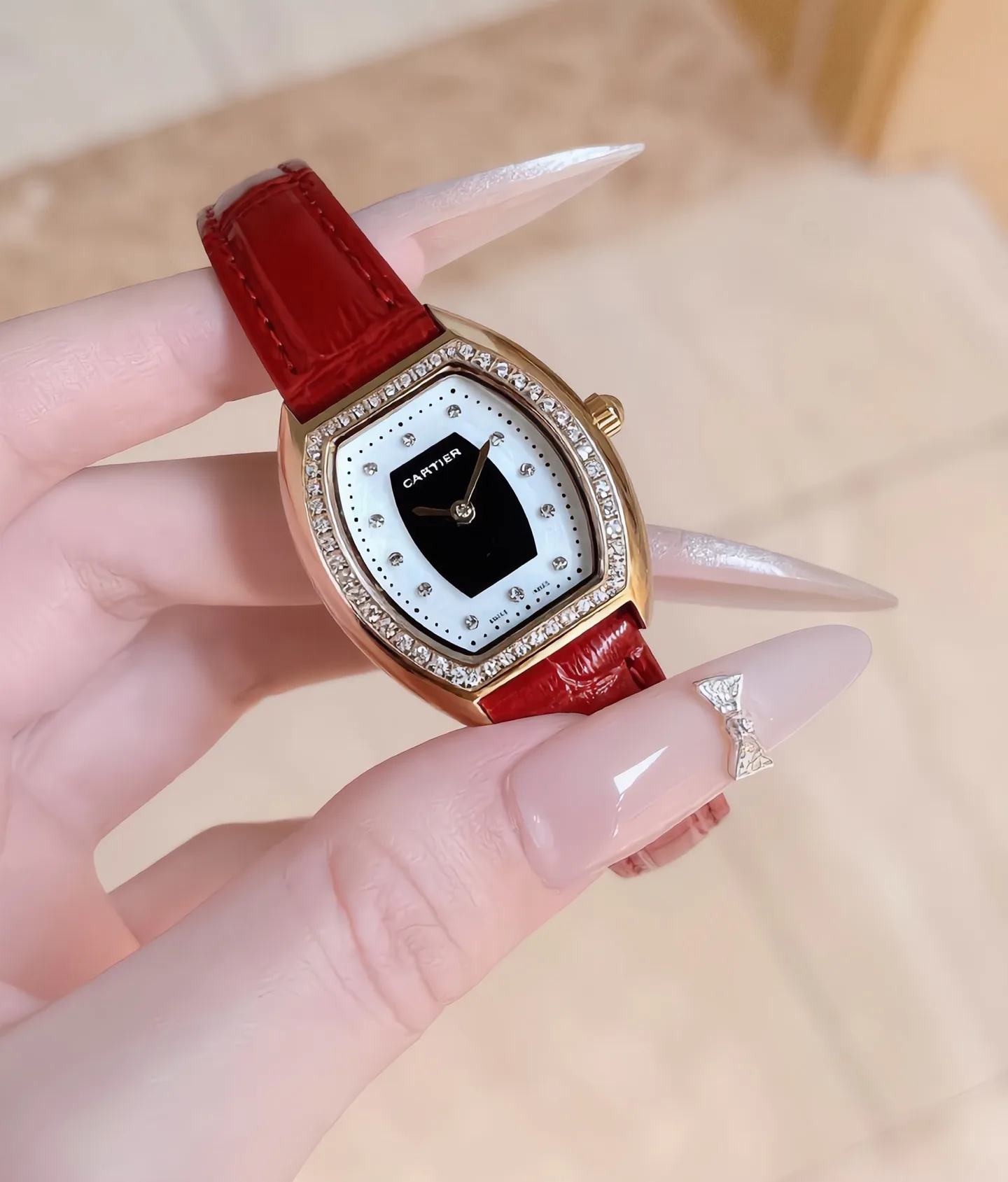 Часы Женские Cartier 17043356
