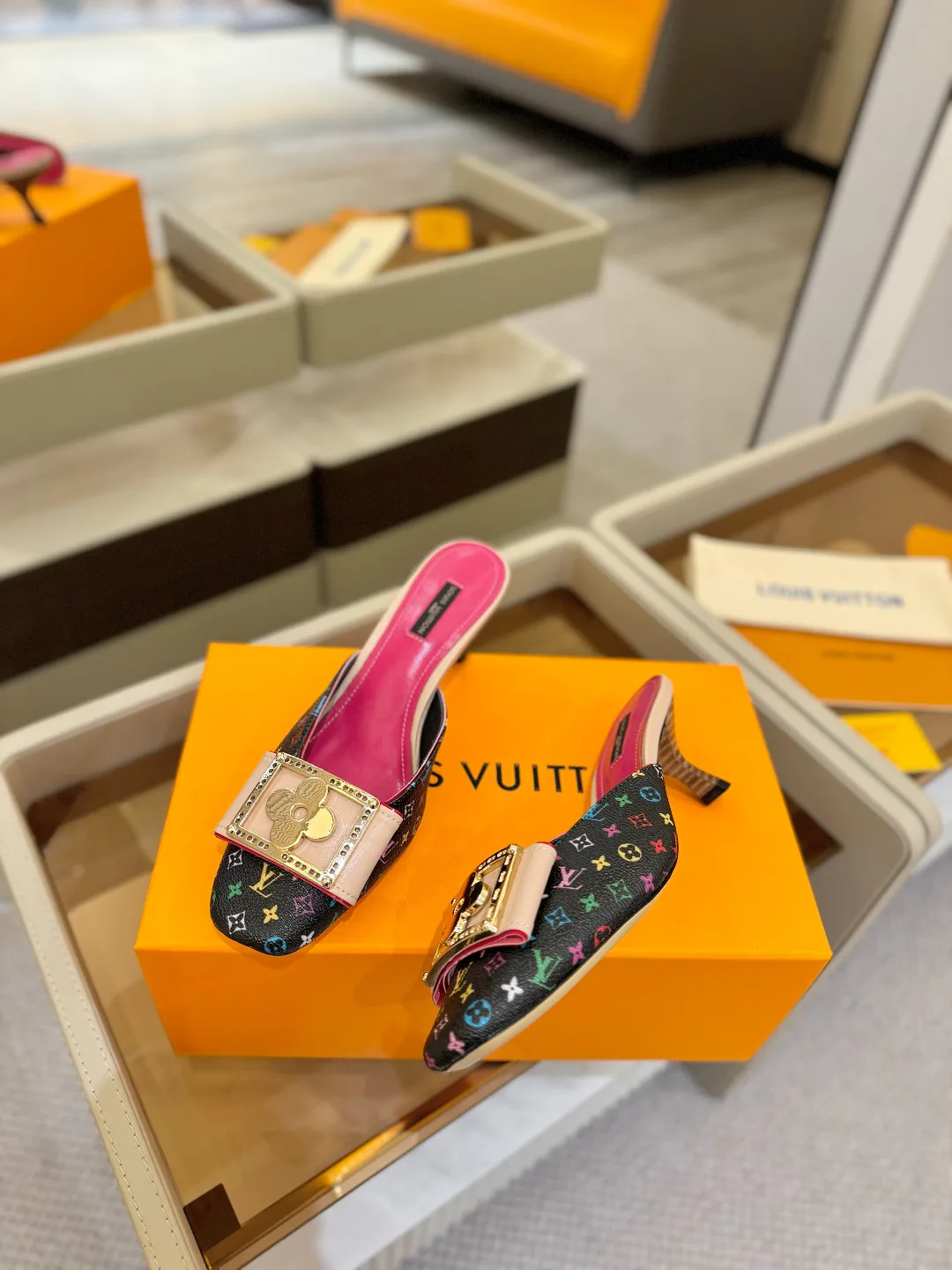 Сандалии Женские Louis Vuitton 9623470