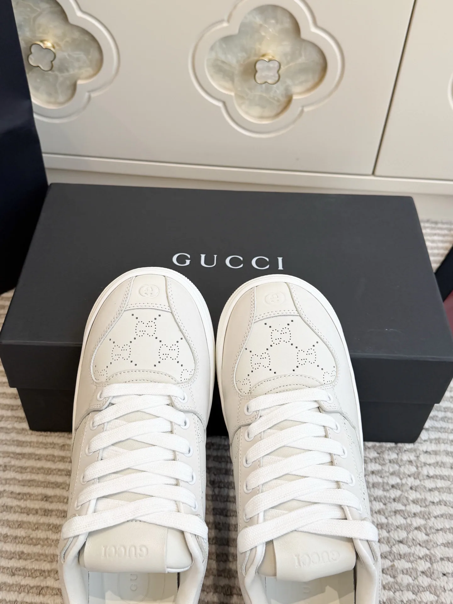Кроссовки Женские Gucci 18738049
