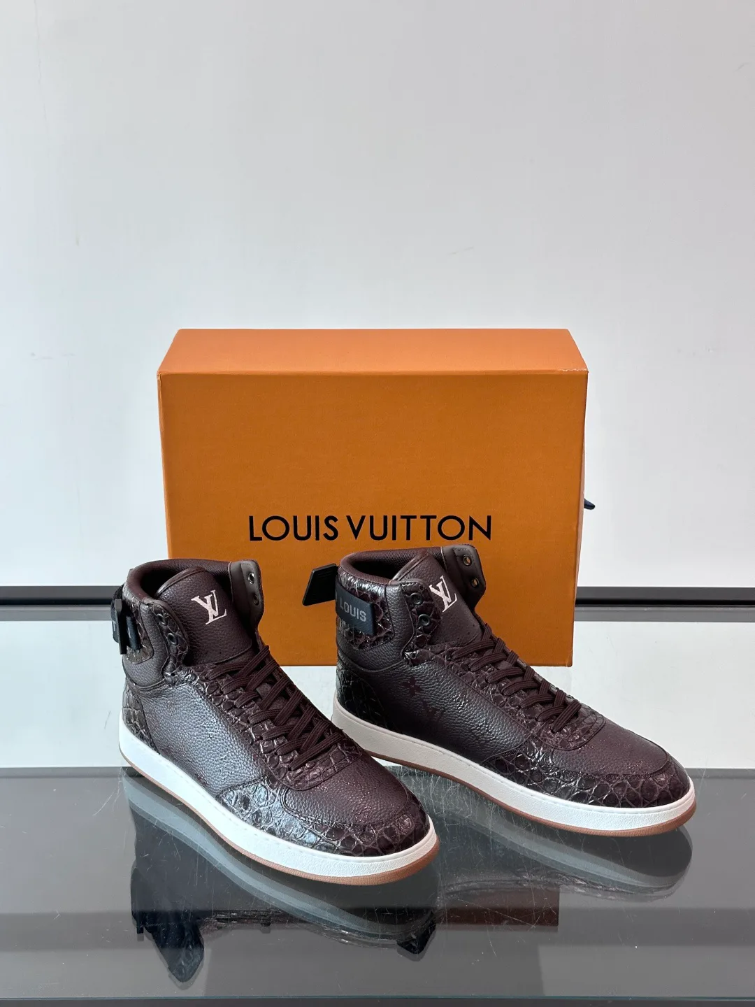 Кроссовки Мужские Louis Vuitton 18400596